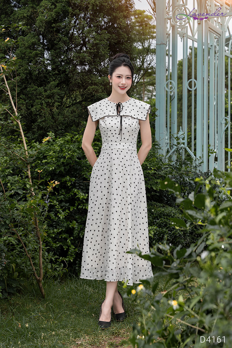 Đầm cổ vuông chấm bi trắng D4161_thumbnail_5
