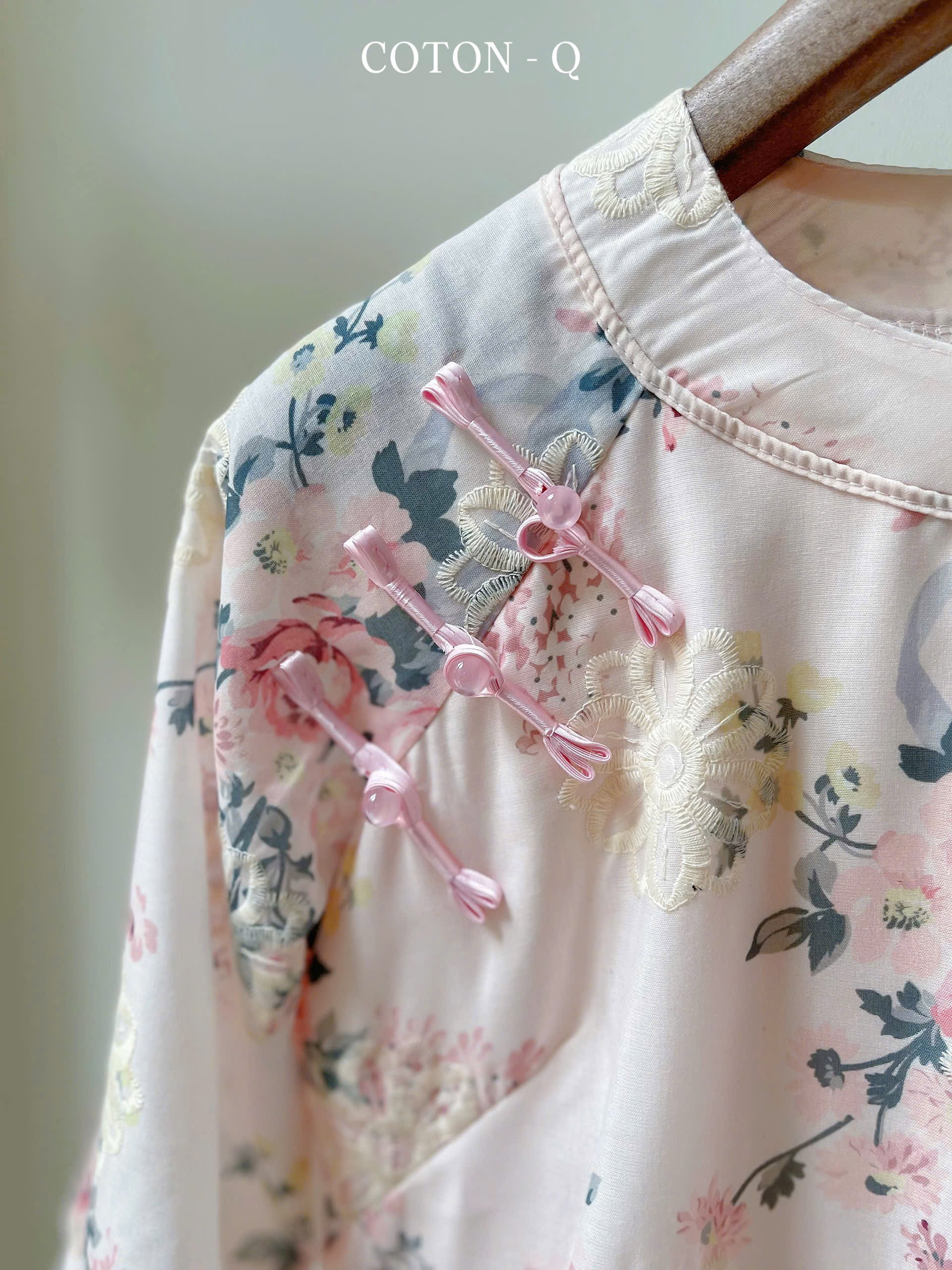 Set áo dài hoa in thêu + quần_thumbnail_5