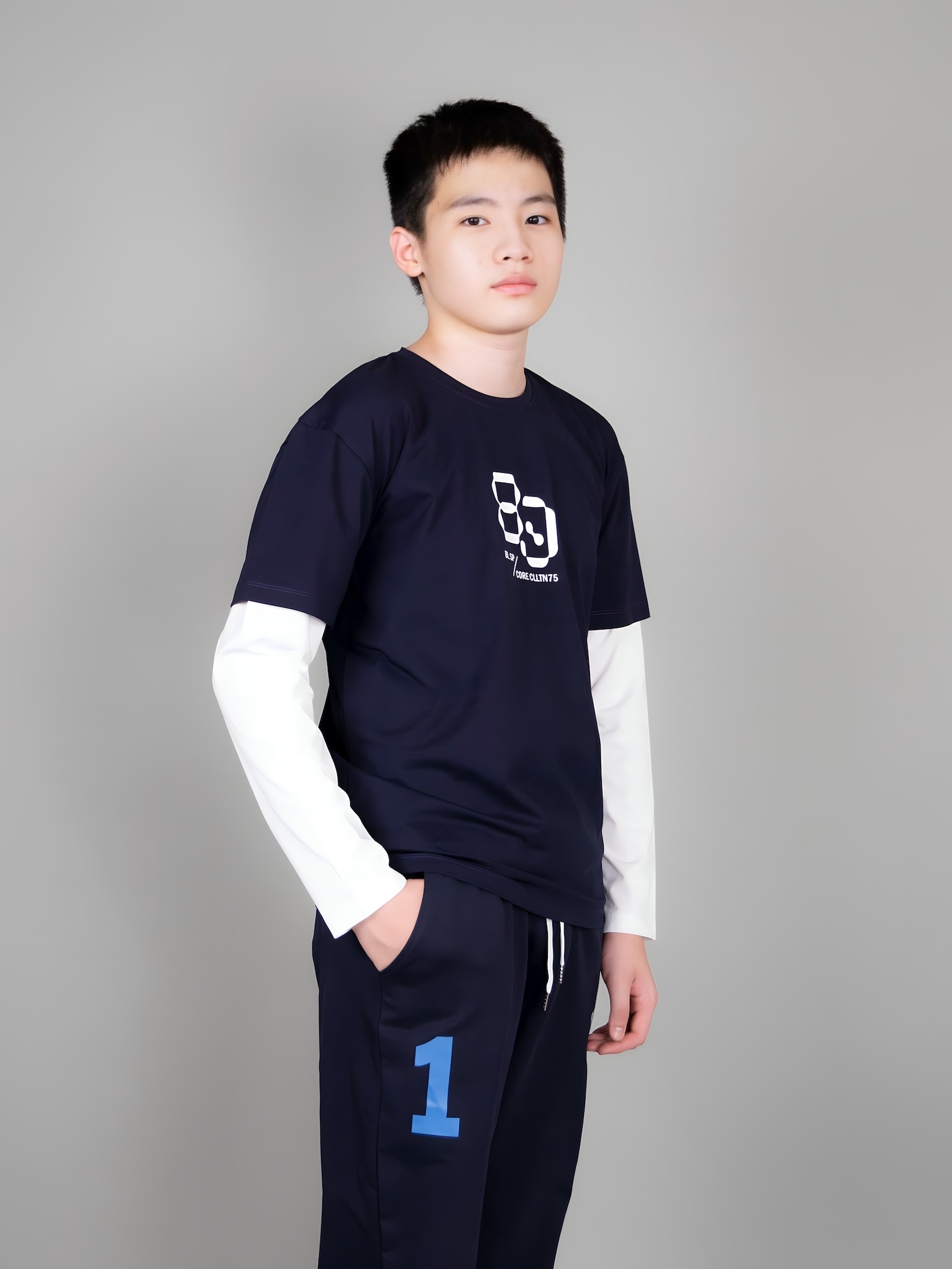 Áo phông dài tay xanh đen phối tay trắng