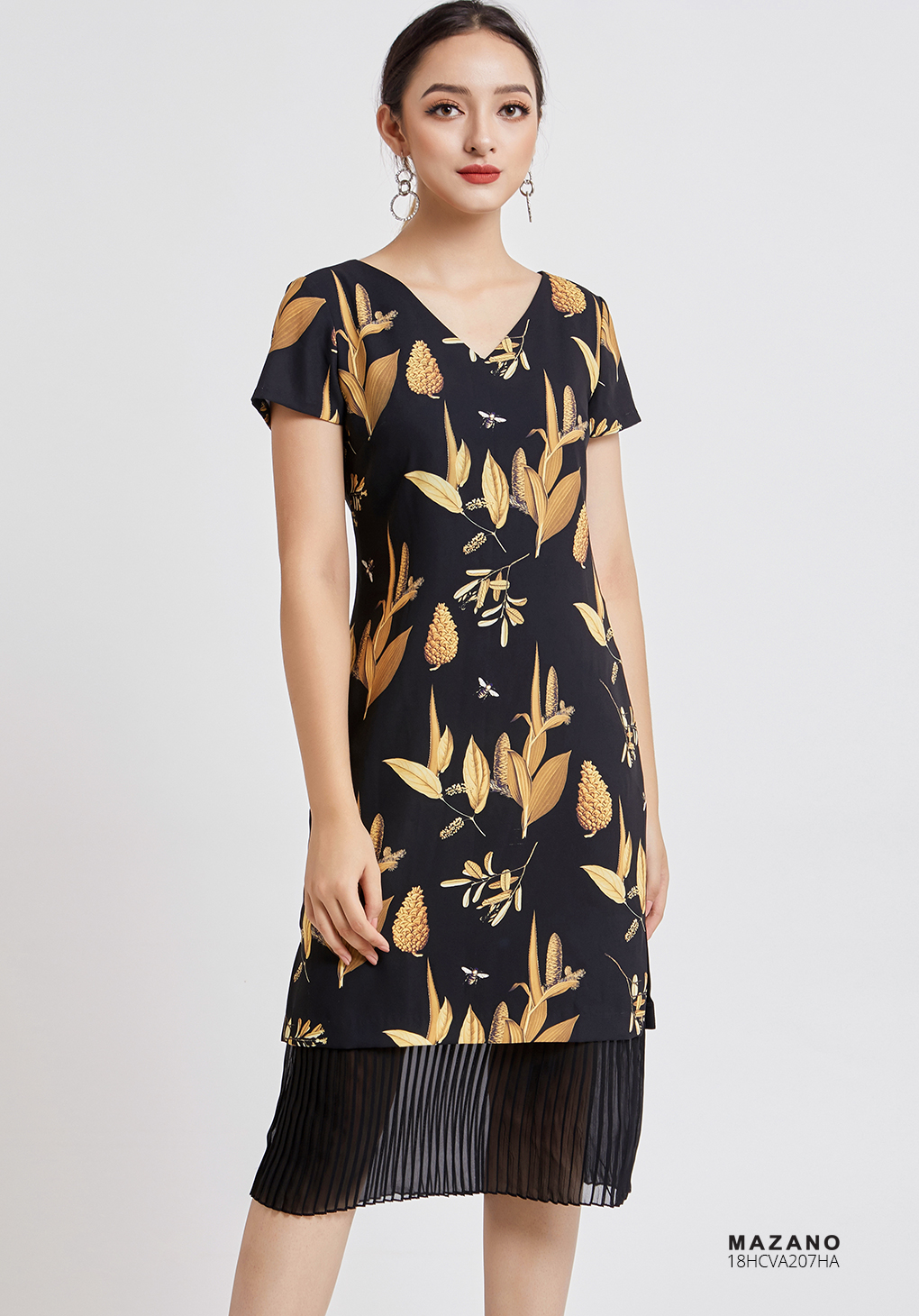 Váy đen họa tiết phối dập nhăn_thumbnail_3