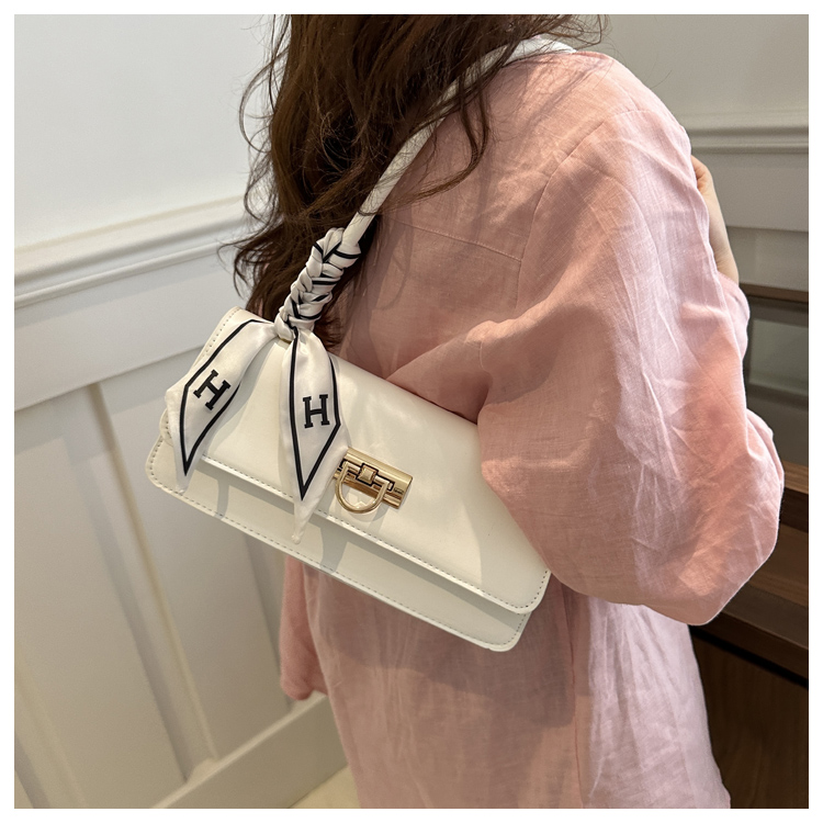 Túi Xách Tay Dáng Dài H Charm – Phong Cách Thanh Lịch_thumbnail_5