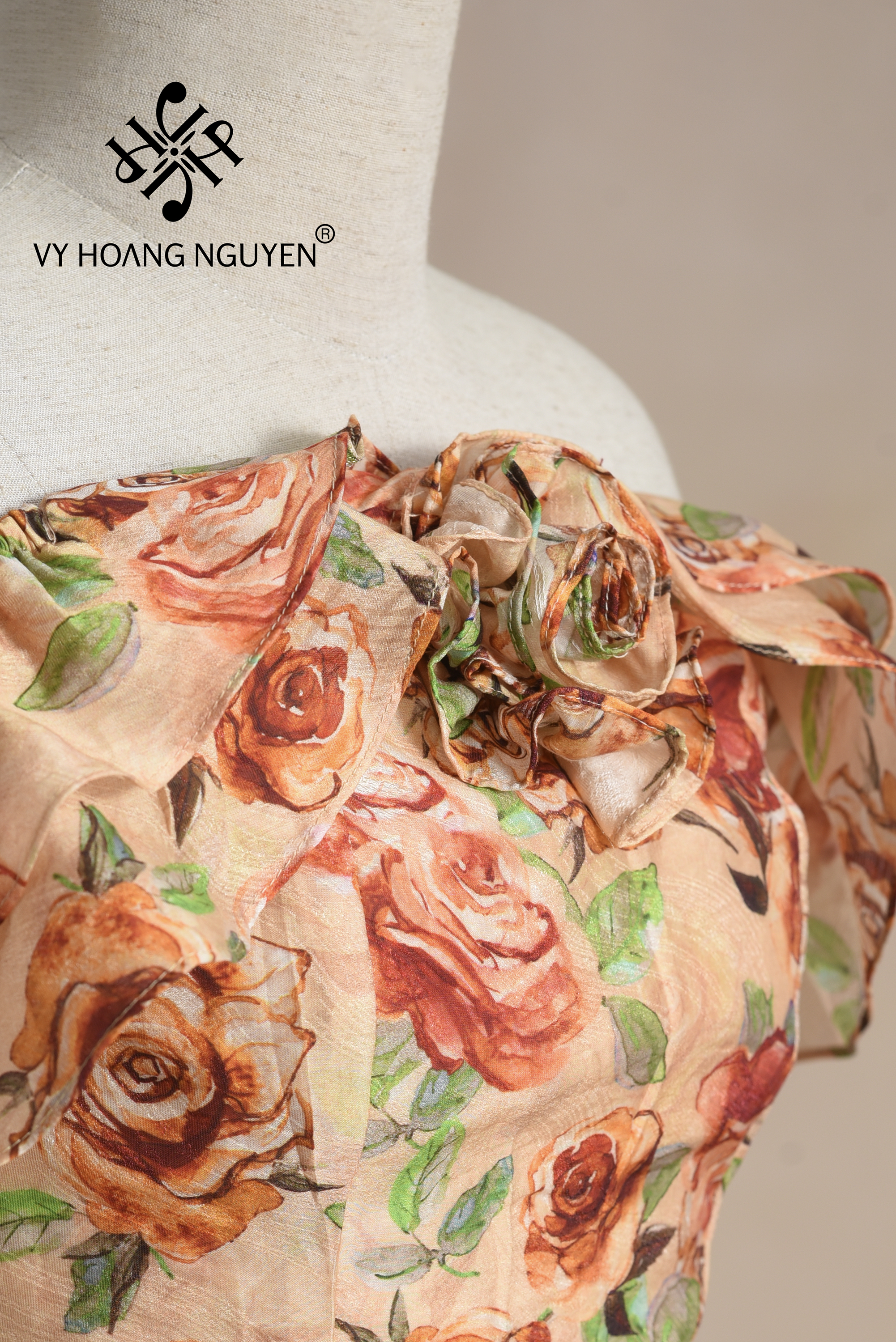 Đầm Trễ Vai Tơ Hoa Ngực Nhúm Eo_thumbnail_4