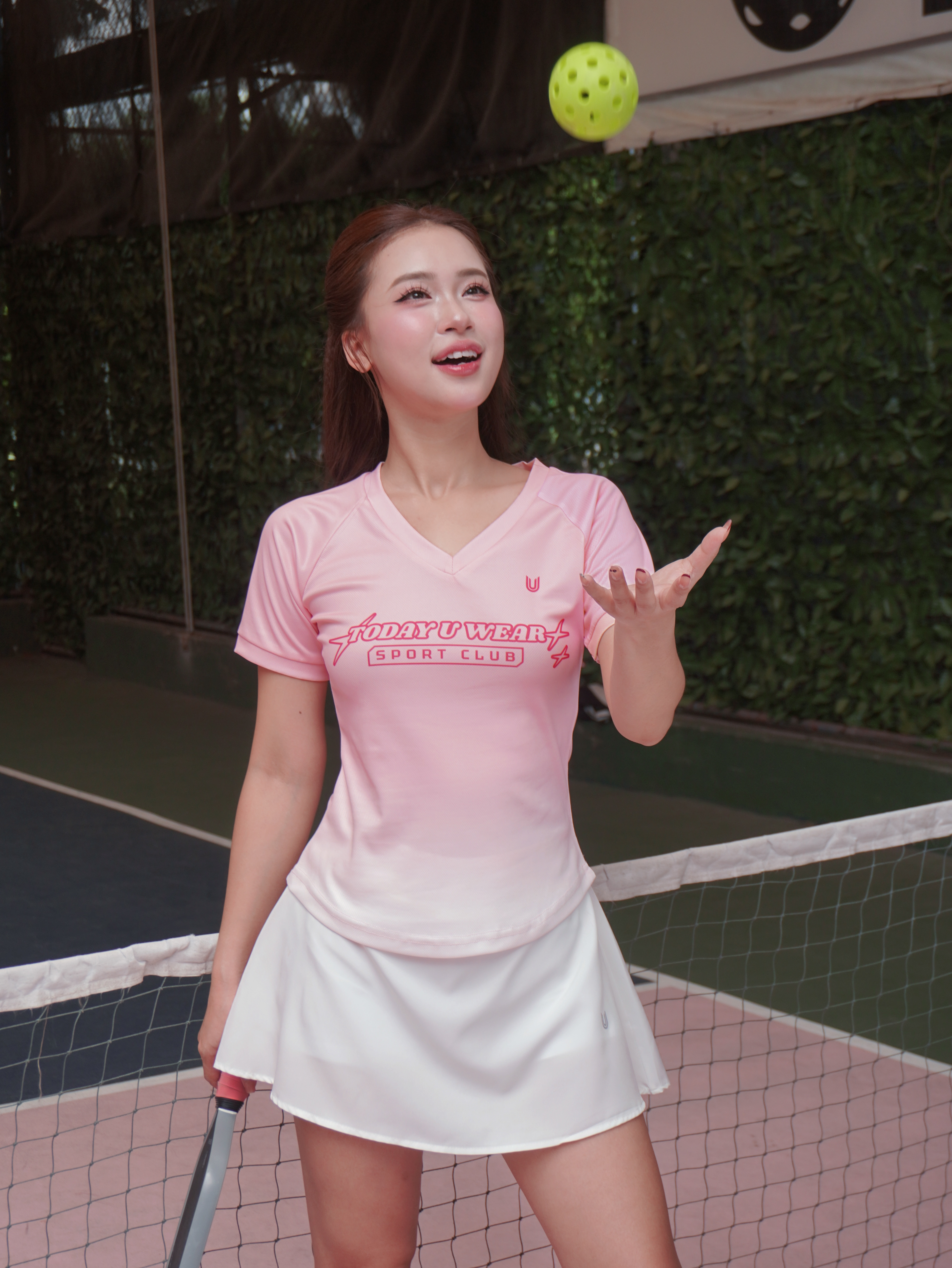 Áo in Cổ tim Gradient Tee_thumbnail_5