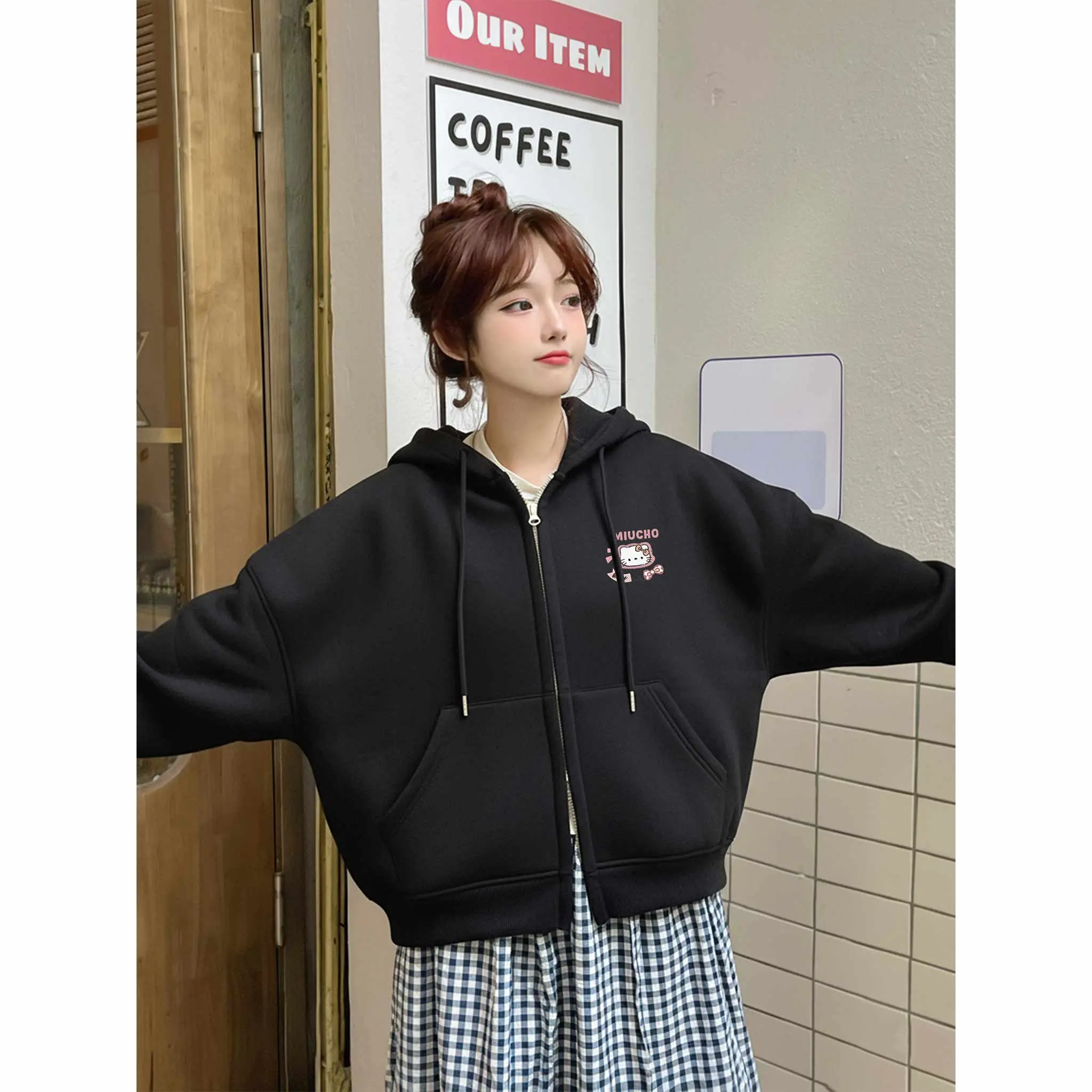 Áo hoodie zip nữ form boxy Miucho nỉ 2 da dày dặn thoáng mát hoạt hình Kitty dễ thương in mix 2823_thumbnail_2