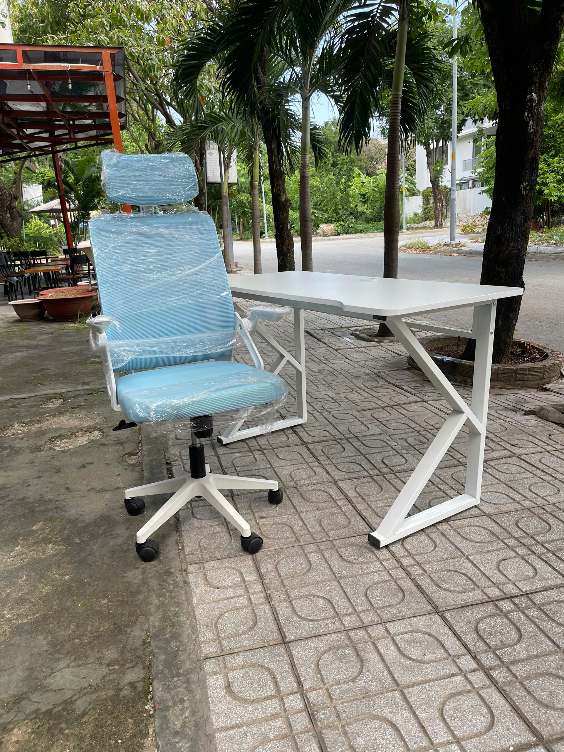 Bàn Gaming Chân U K Z – Mặt Uốn Cong Hiện Đại, Lắp Ráp Dễ Dàng, Bền Chắc, Mang Lại Cảm Hứng Làm Việc Và Học Tập_thumbnail_3