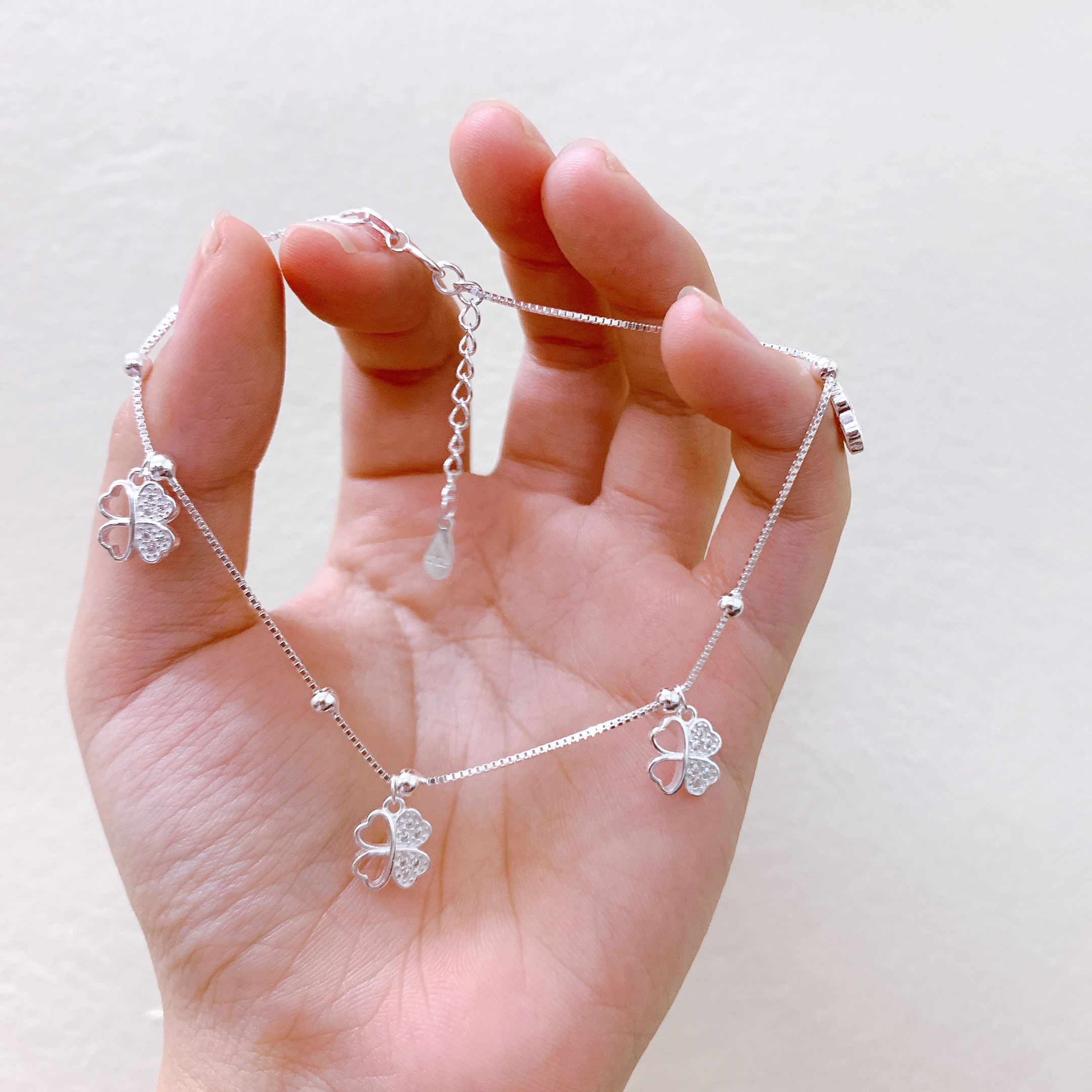 LC99 - Lắc chân cỏ 4 lá (2 lá đính đá)_thumbnail_1