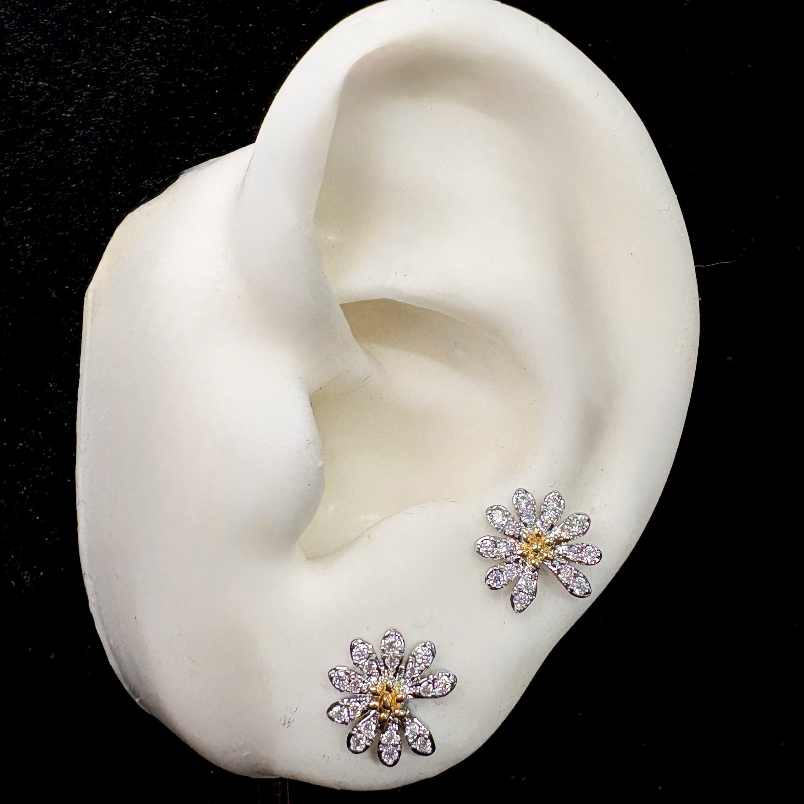 Khuyên kiểu hoa cúc 9 lá bi_thumbnail_2