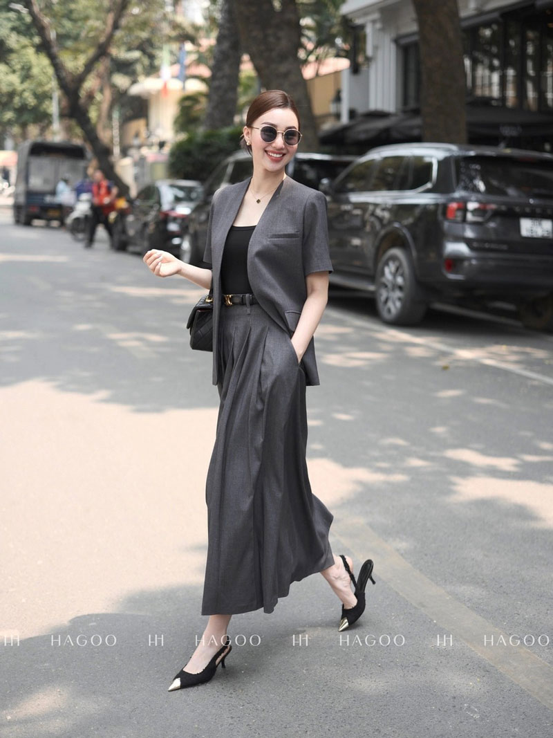 សំពត់ខ្លី HAGOO ជាមួយនឹងខ្សែចង្កេះគ្មានថ្នេរ