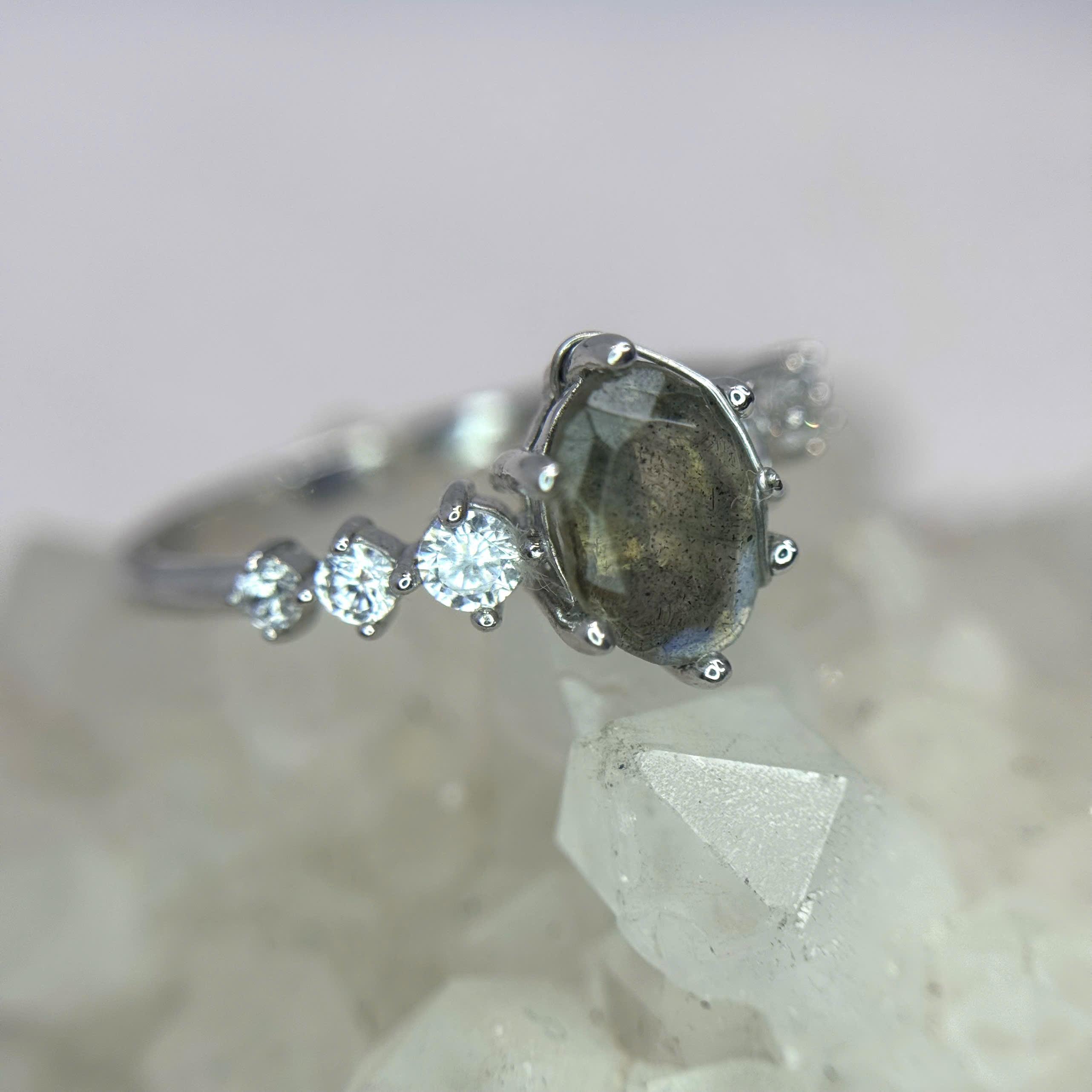 Nhẫn đá Labradorite cắt giác bạc 925._thumbnail_3