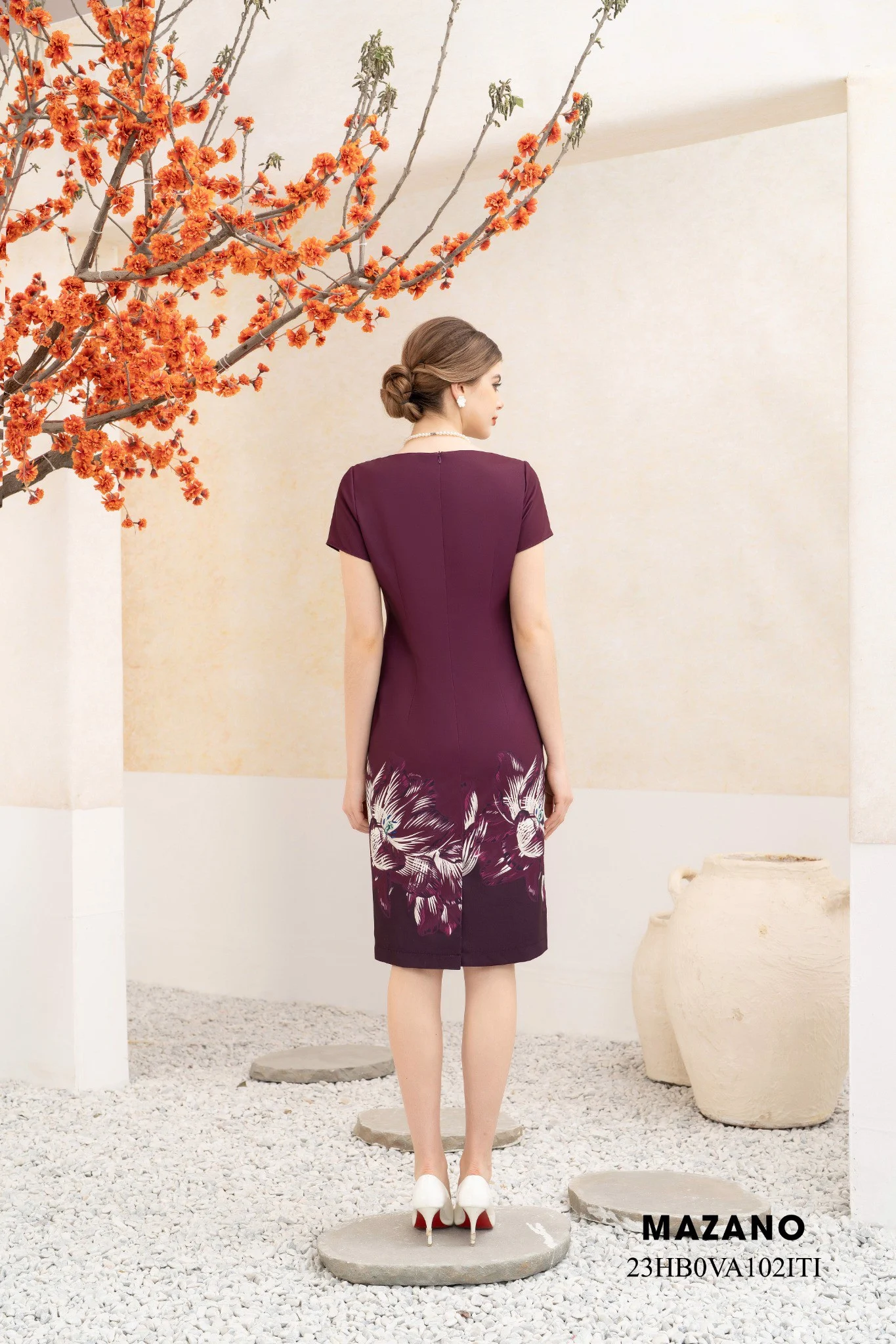 Váy Đầm Suông Vải thô dày Hoạ tiết hoa tulip cách điệu Cổ tròn Tay ngắn Dài qua gối_thumbnail_3