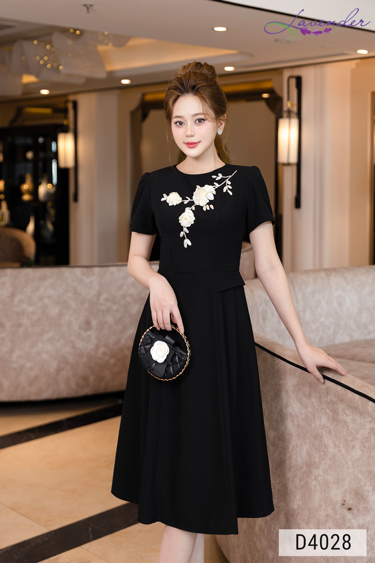 Đầm xòe đen cổ tròn xếp ly thêu hoa D4028_thumbnail_5