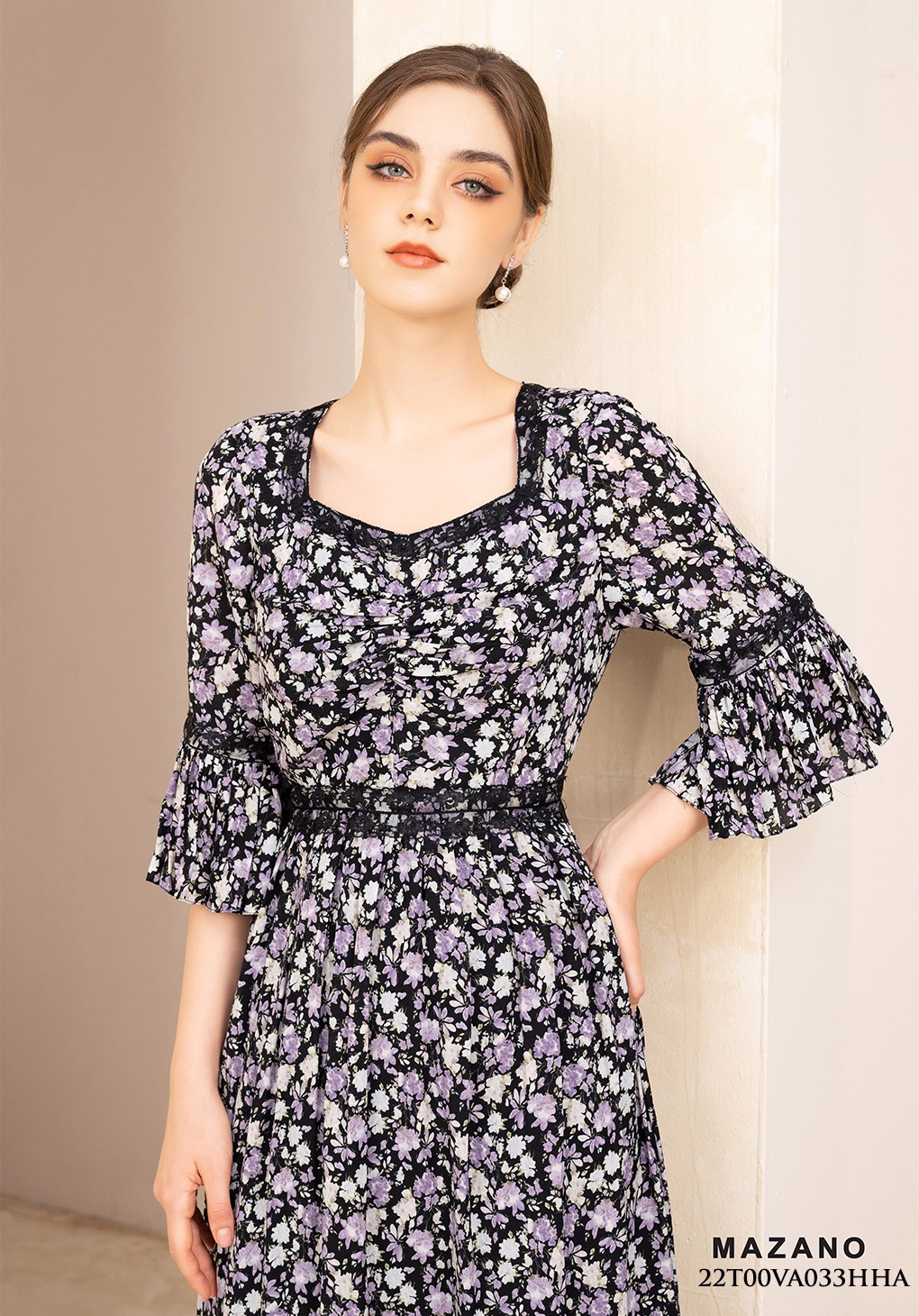 Đầm đen họa tiết chân xếp nhún ly phối ren_thumbnail_3