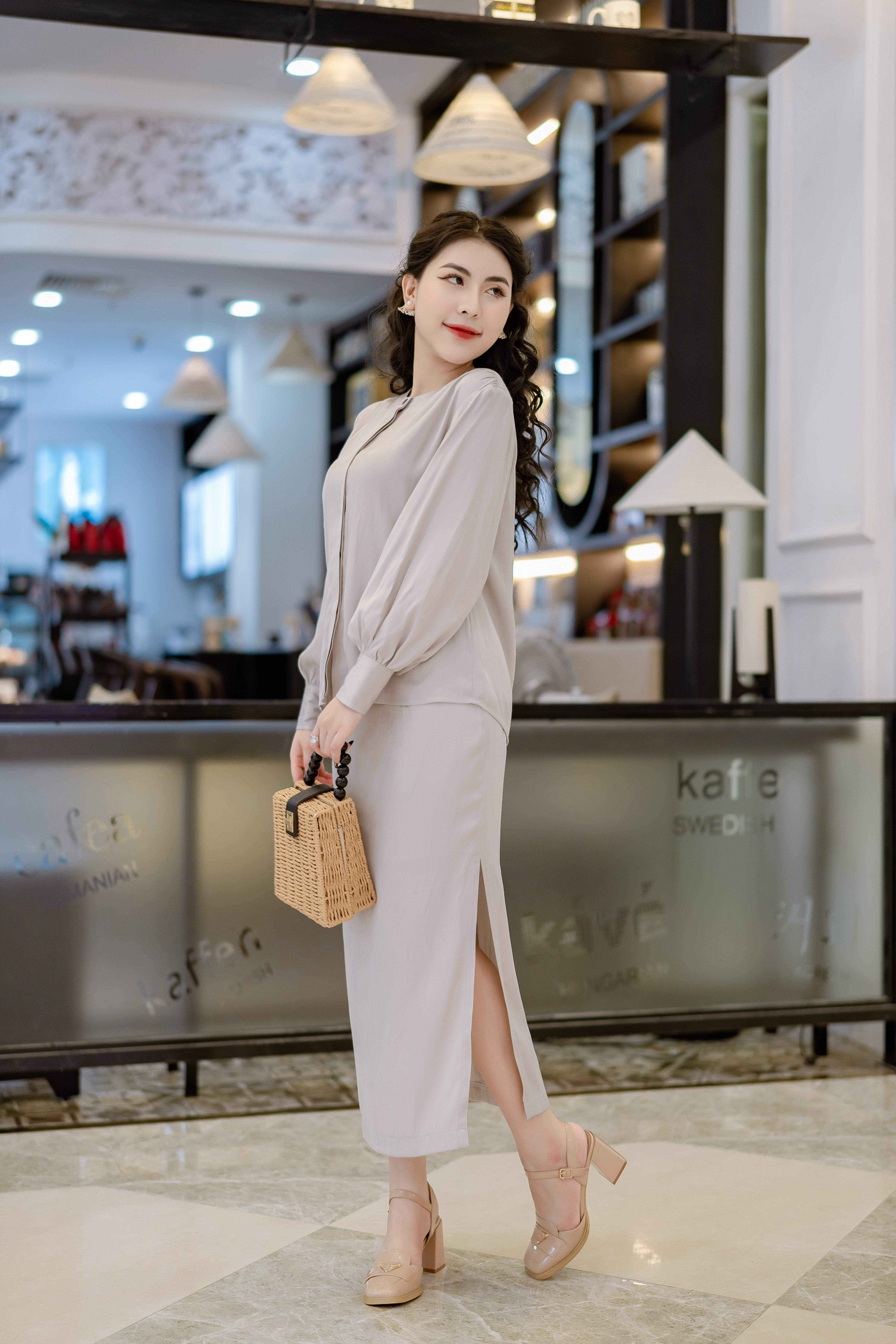 CHÂN VÁY ÔM BÒ LỤA GIẤY - NICOLE SKIRT