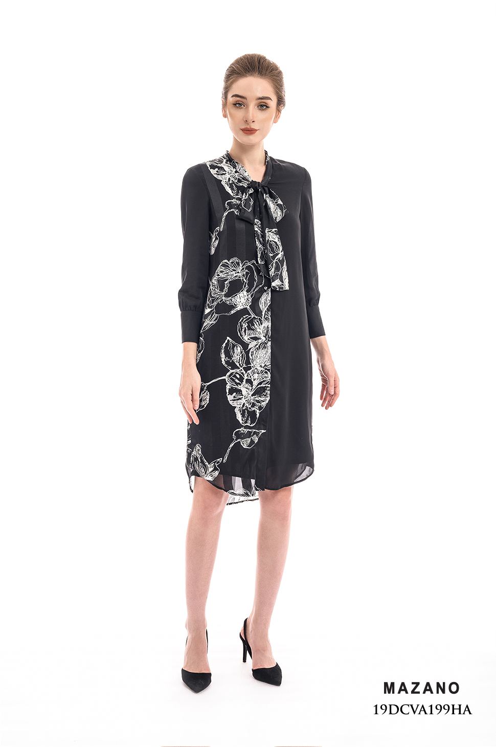 Đầm đen phối họa tiết thắt nơ_thumbnail_1