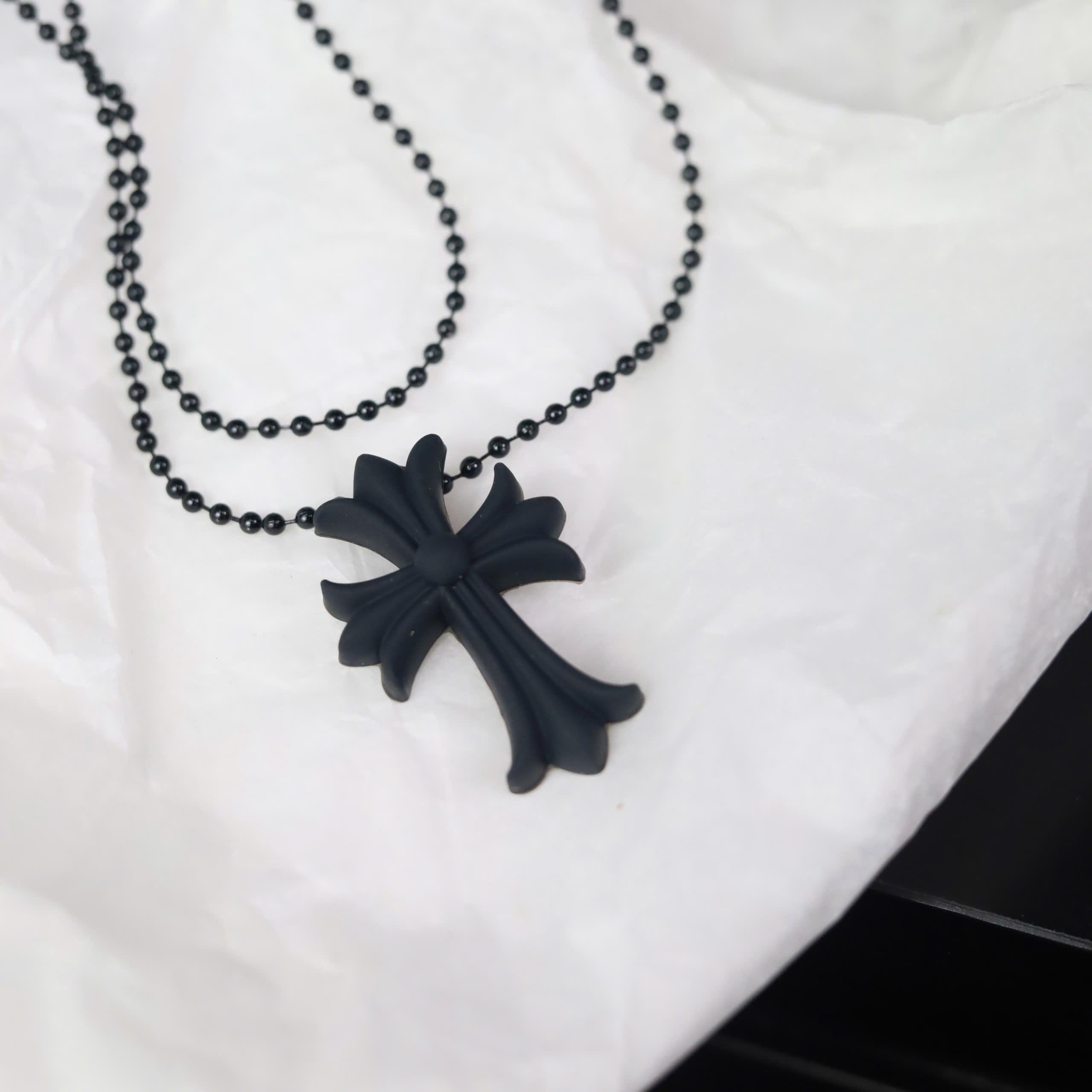 vòng cổ thánh giá nhựa đen 65cm