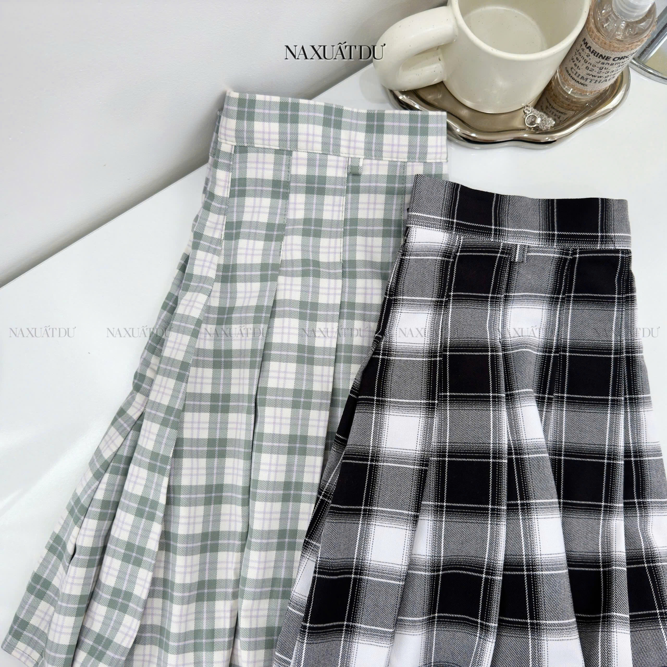 Set 2 chân váy xếp ly 