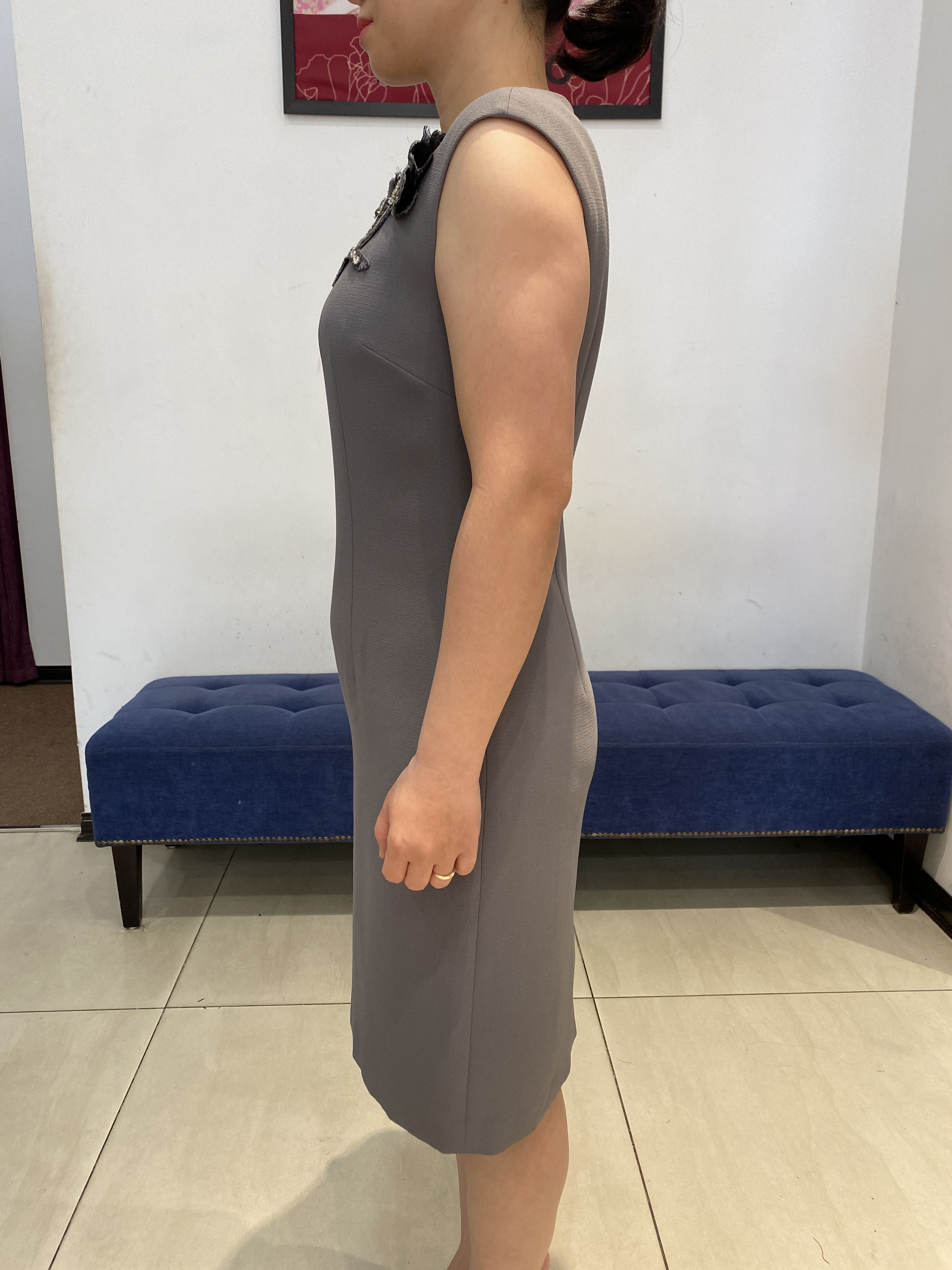 Váy xám sát tay thêu hoa đá_thumbnail_3