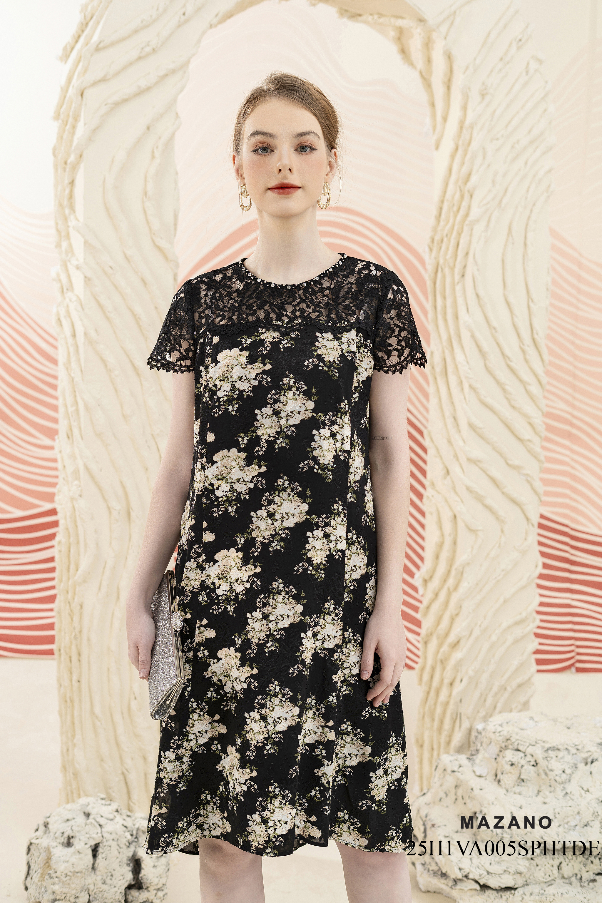 Váy Đầm Suông Vải voan phối ren Đính đá thủ công Cổ tròn Tay ngắn Dài qua gối_thumbnail_2