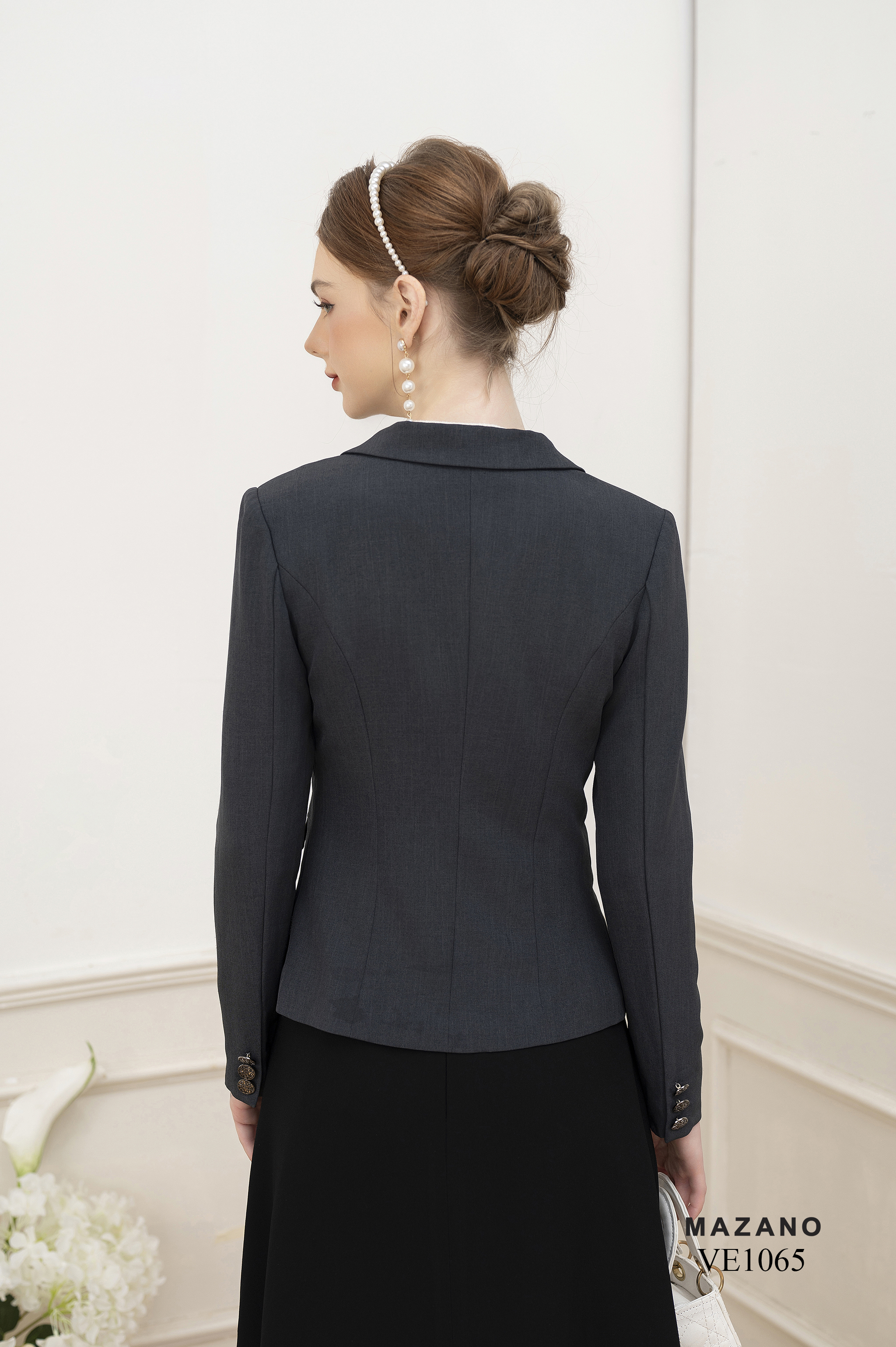 Áo Vest vải Tuytxi dày cổ V màu ghi đậm_thumbnail_4