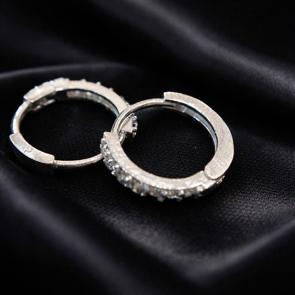 Khuyên vòng bạc xi kim nửa vòng đá sz10