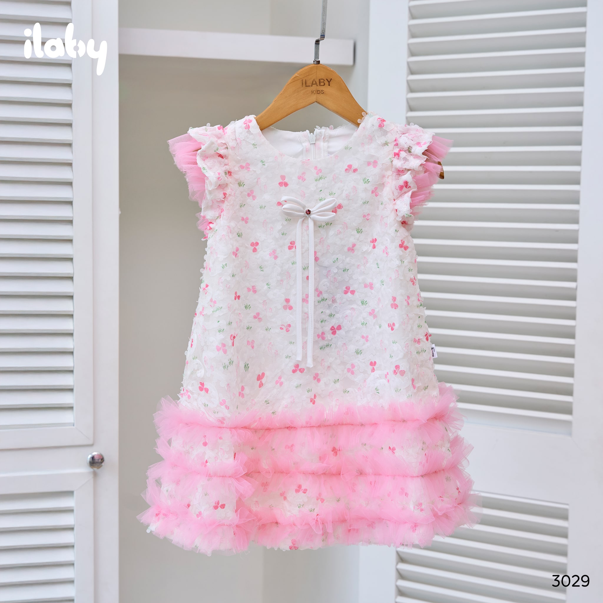 Váy ren hoa bèo lưới