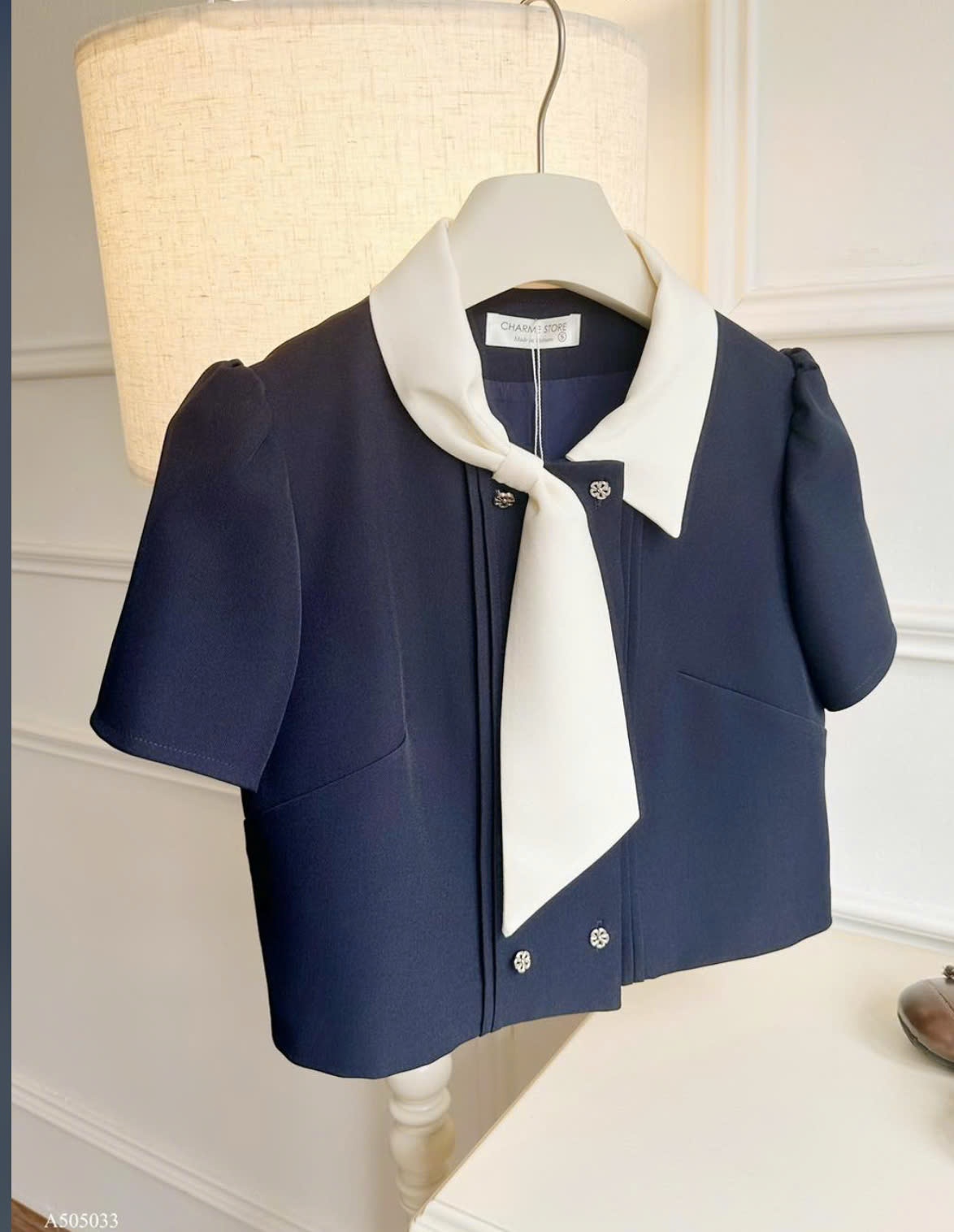 Áo dáng lửng 2 hàng khuy phối cổ_thumbnail_4