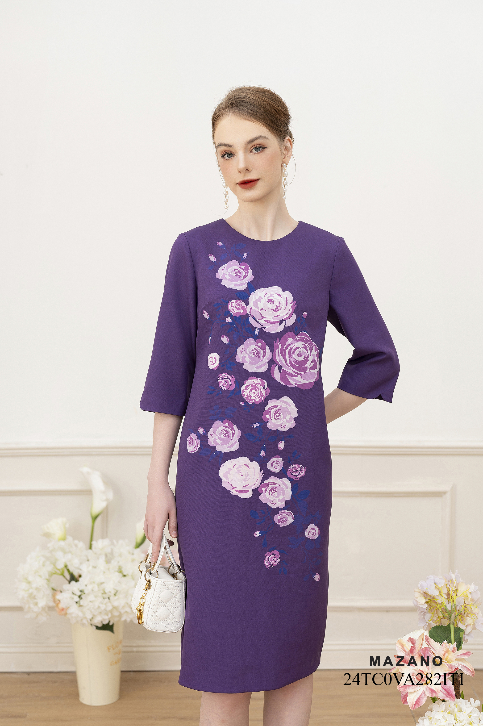 Váy Đầm suông Vải thô chun Hoạ tiết hoa hồng cách điệu Cổ tròn Tay lỡ Dài qua gốiVA282ITI