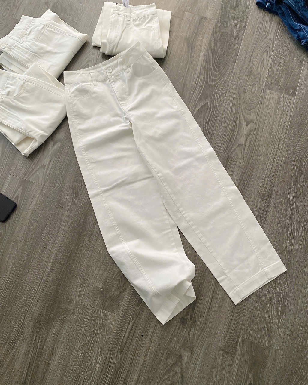 QUAN NU DUTTI Q255 (L3-4)