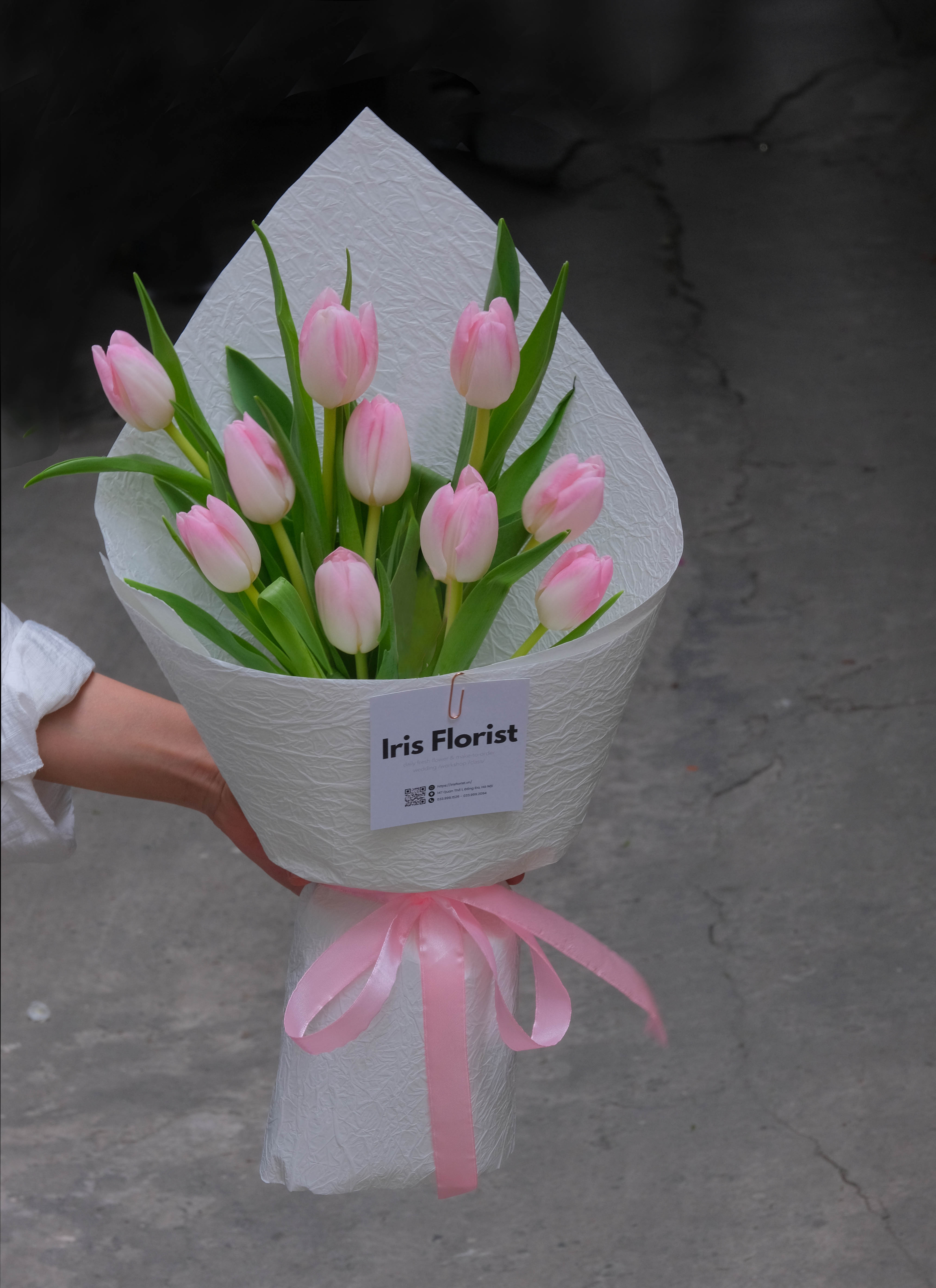 Bó hoa tulip hồng nhạt giấy vân đá - Size 10 Bông