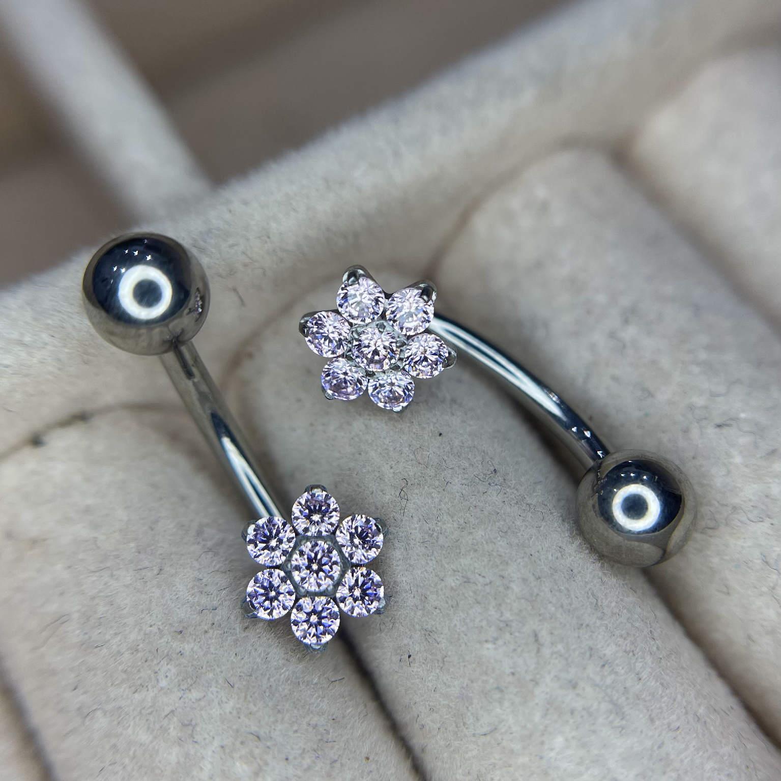 rốn titan đặc biệt hoa kim cương hồng dễ thương 