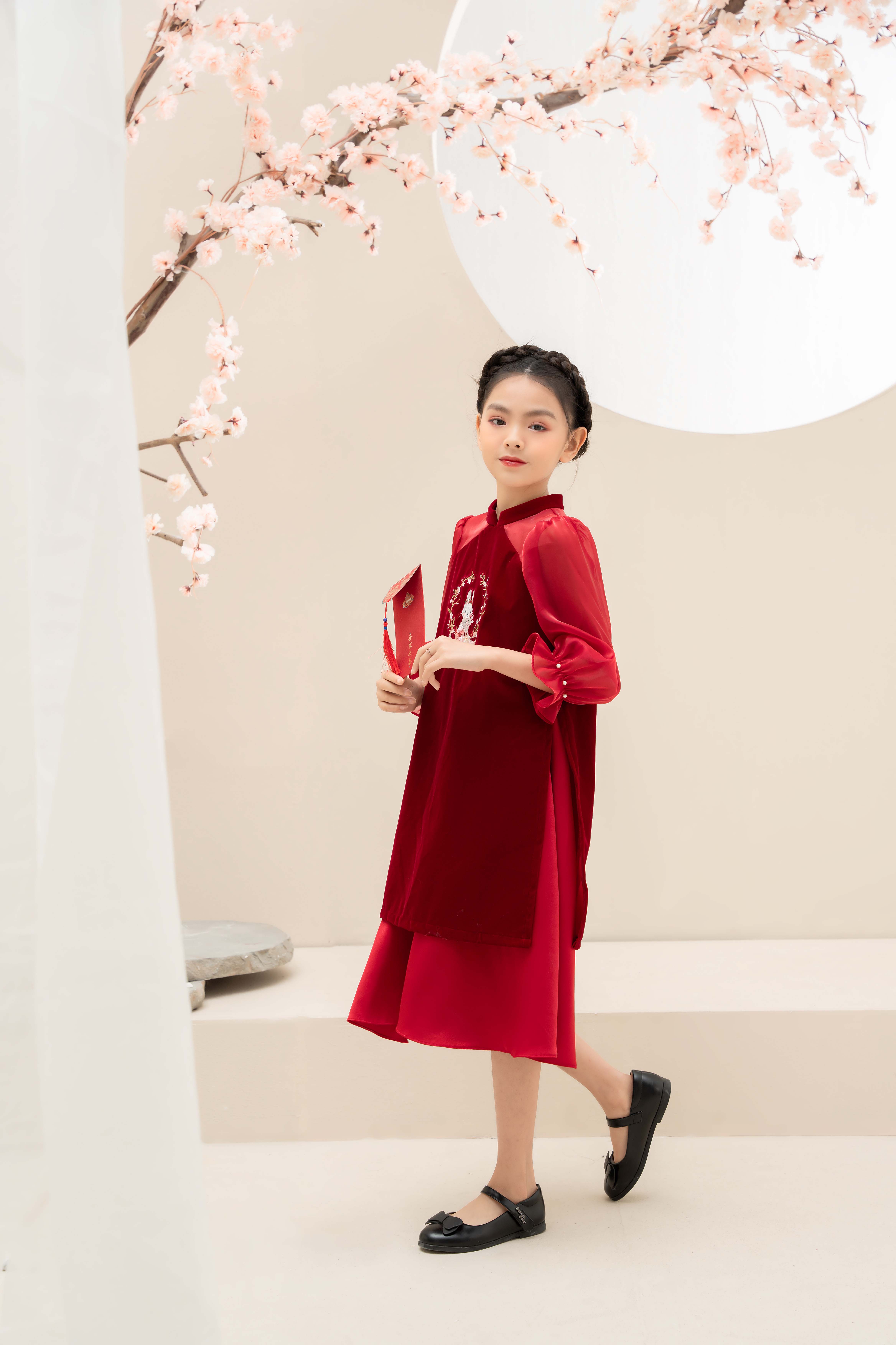 Áo dài thêu thỏ tay đính trai_thumbnail_3