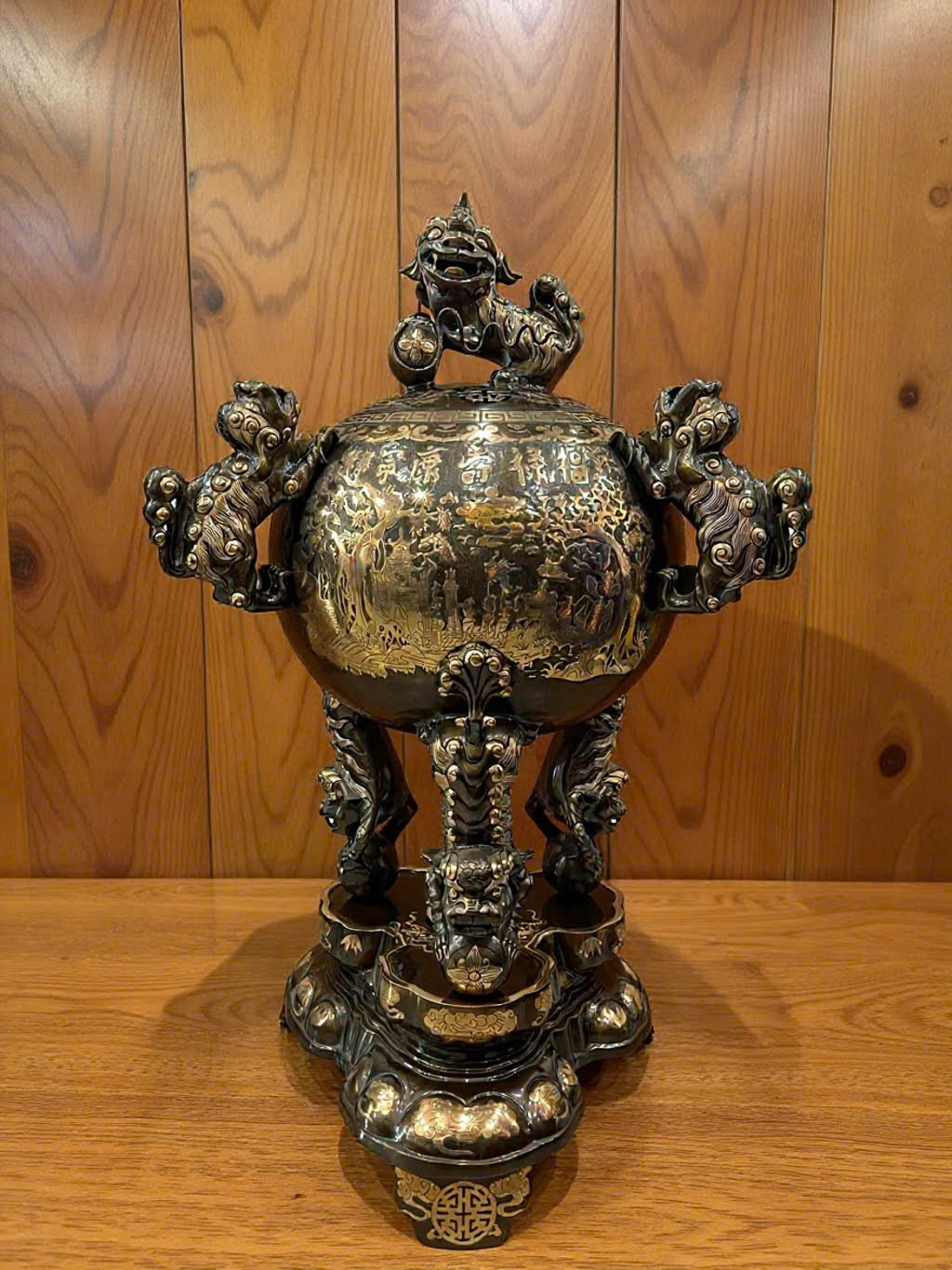 Đỉnh thất lân vờn cầu cao 1m2 đúc đồng đỏ cạo màu hoa văn 