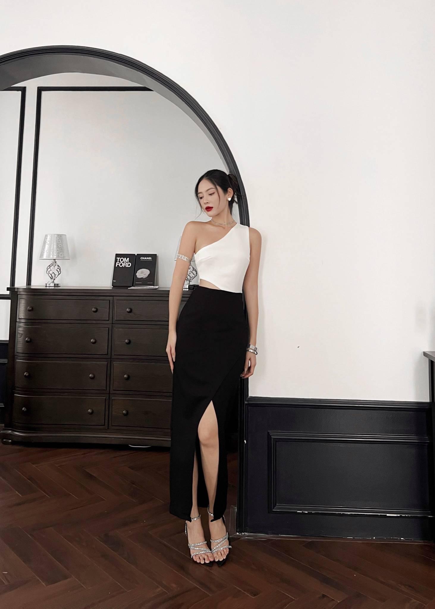 Đầm Nora Đen Trắng_thumbnail_1