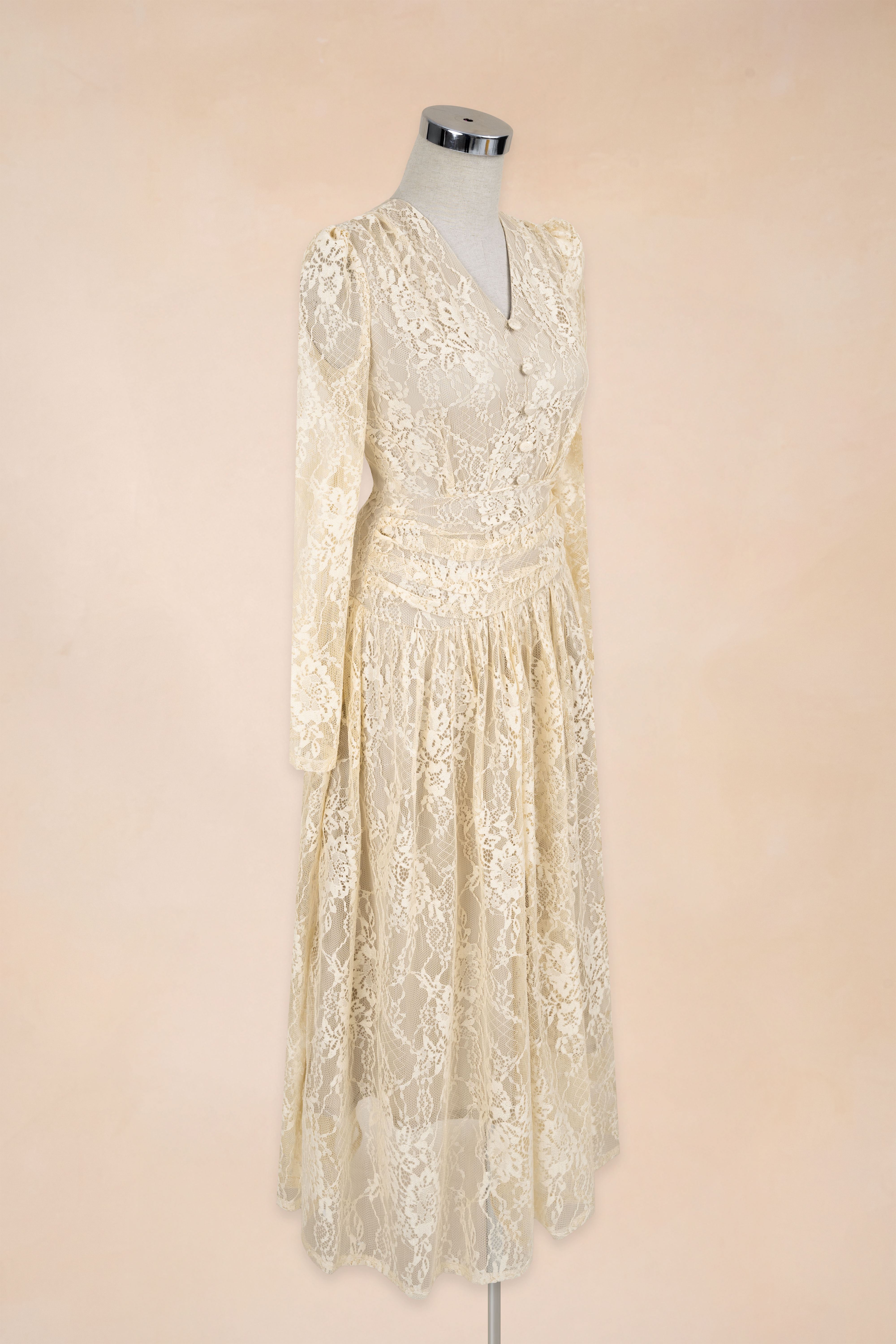 Đầm Xoè Cổ V Cúc Bọc Tay Dài