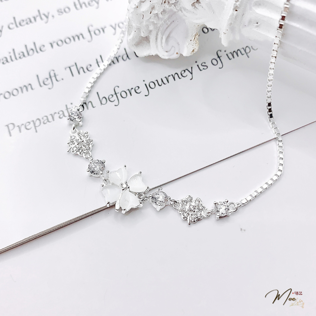 LT93 - Lắc tay cỏ 4 lá thạch anh dây rút