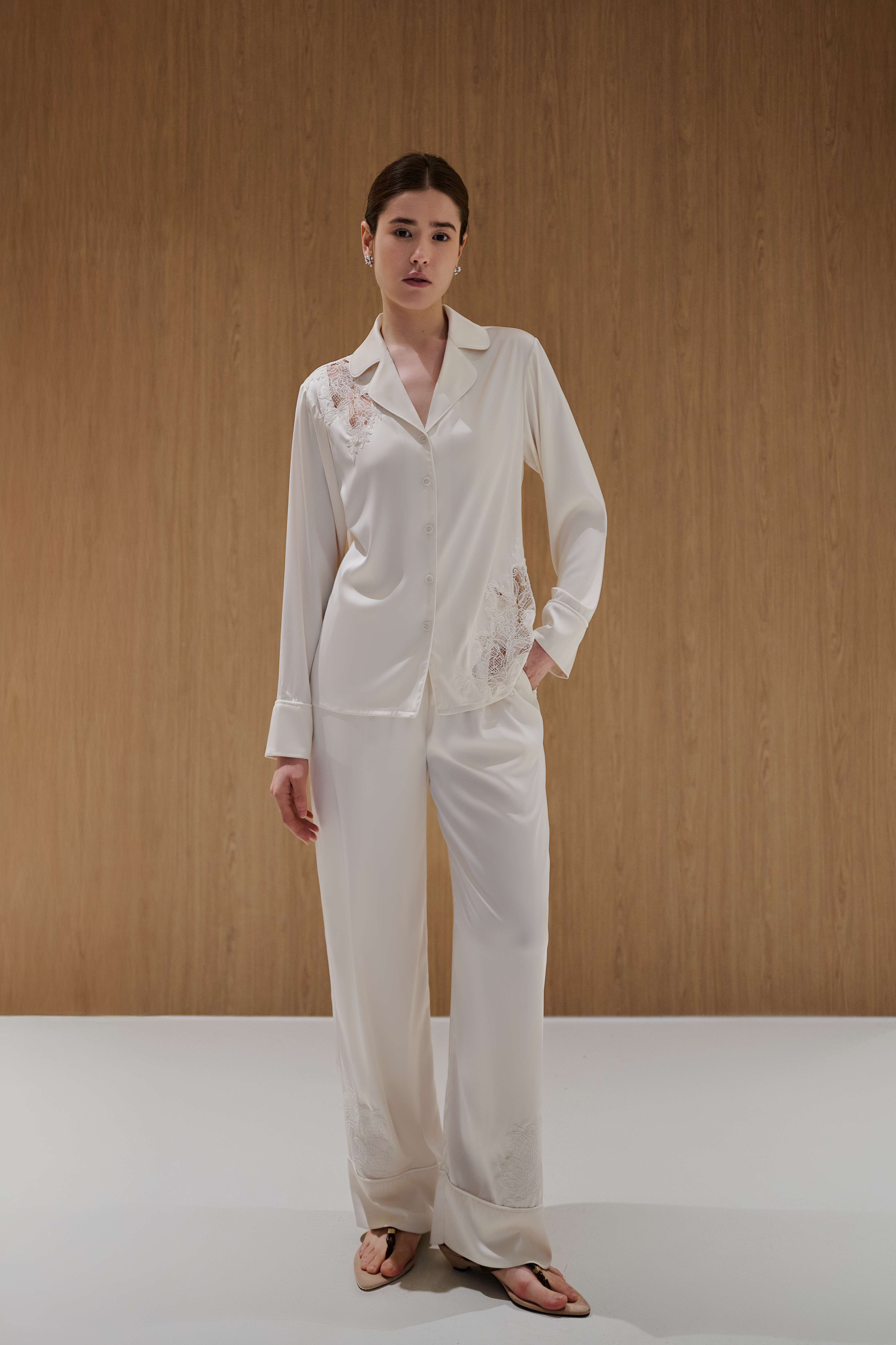 Bộ lụa cao cấp phối ren BN675