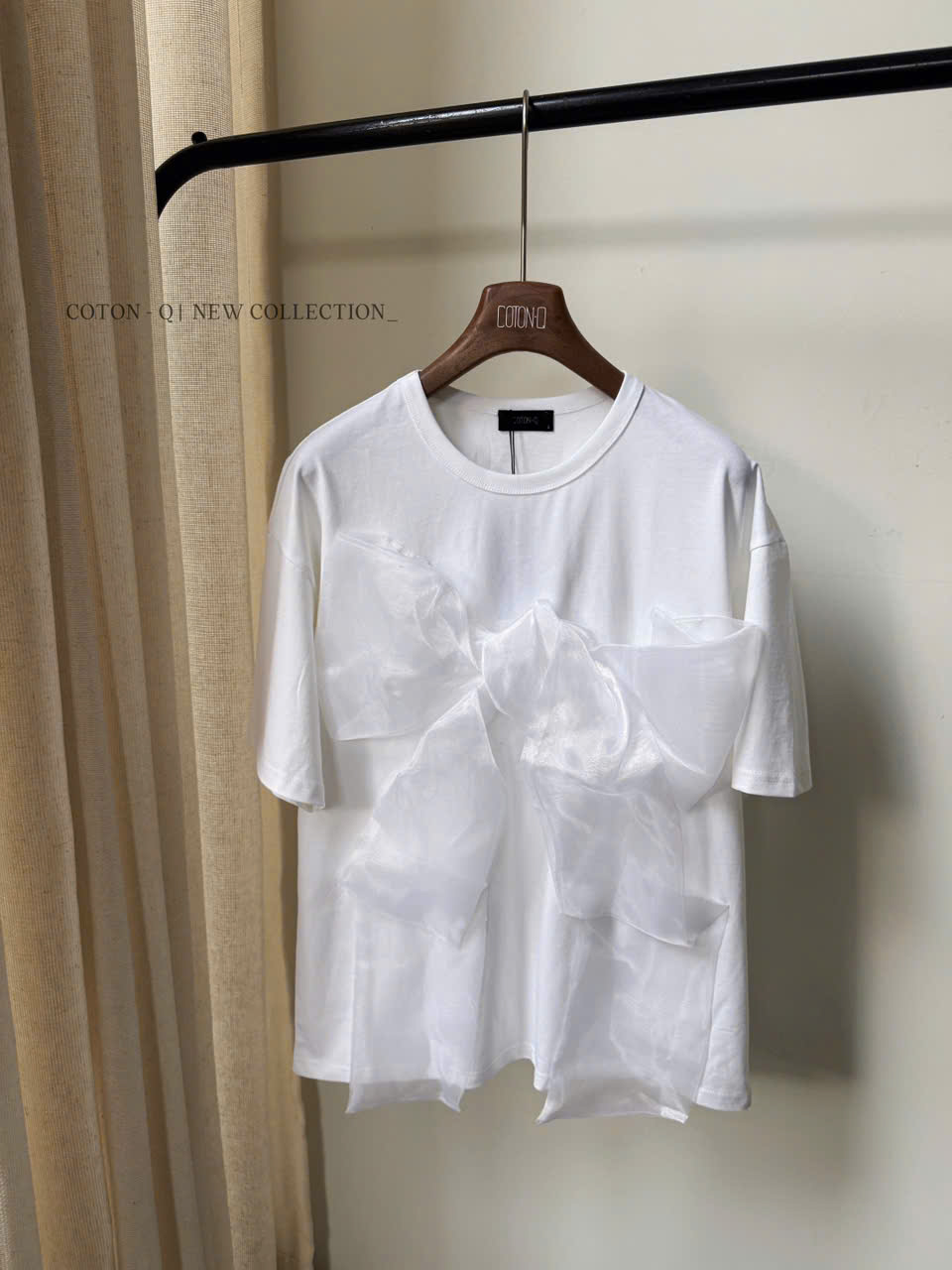 HA123 Áo thun trắng phốin nơ