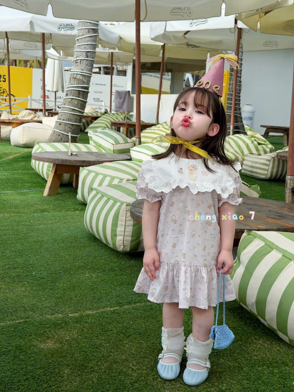 CX34 - Váy bé gái dáng suông, họa tiết dễ thương, cổ bèo ren lớn tạo điểm nhấn đáng yêu hãng CX7_thumbnail_0