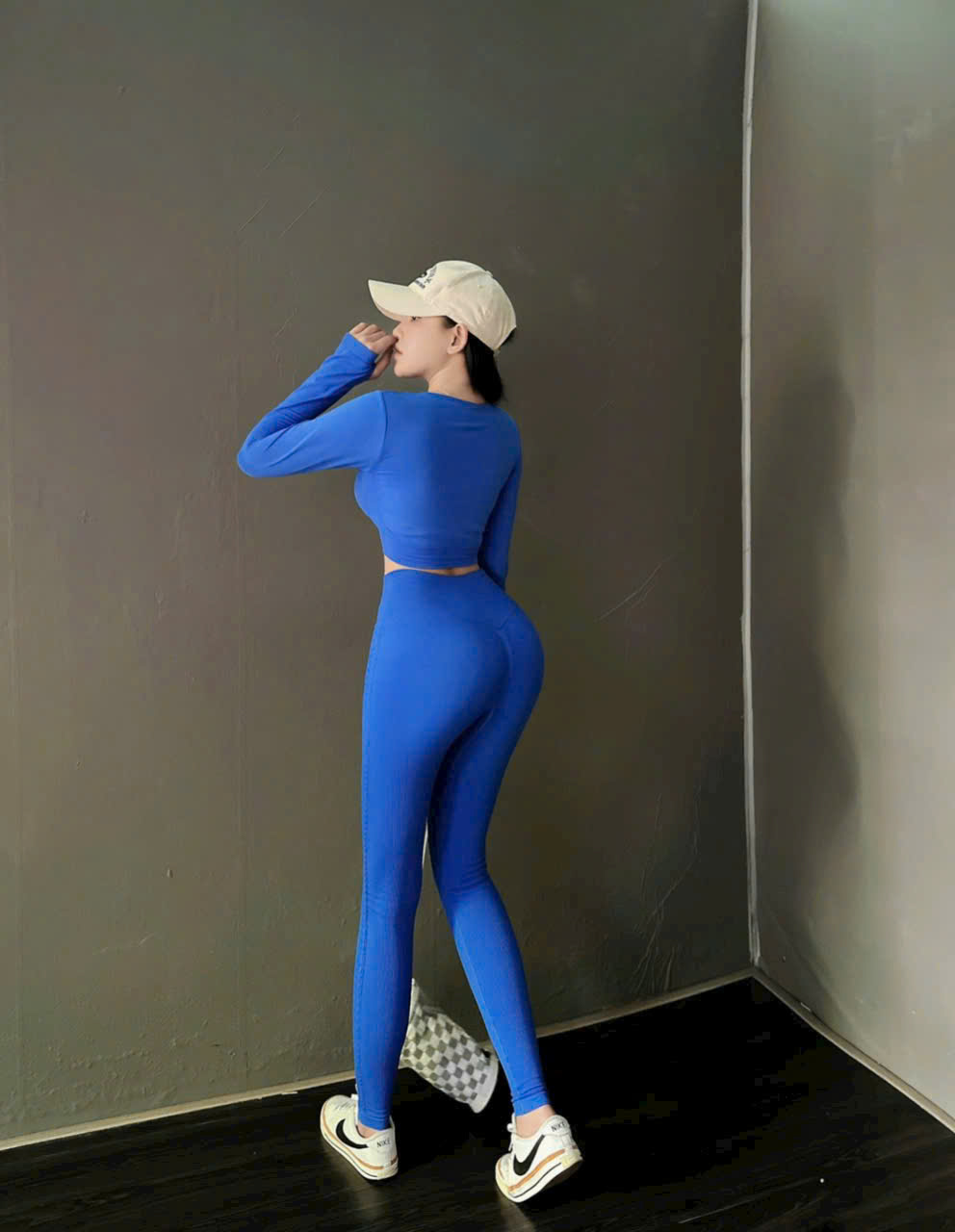 Áo Croptop Thể Thao Nữ Dáng Dài Xỏ Ngón_thumbnail_17