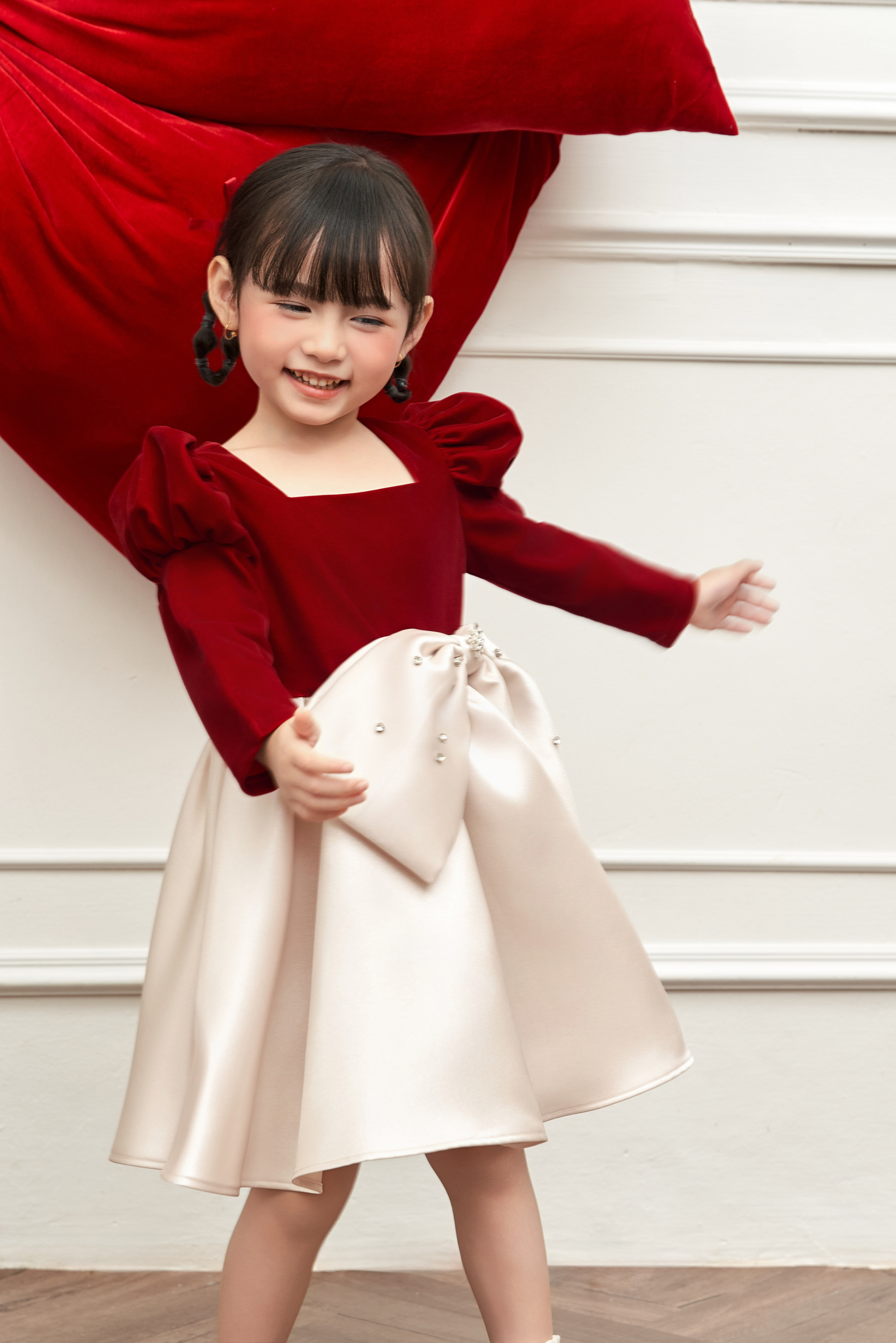 Váy nhung phối màu tùng