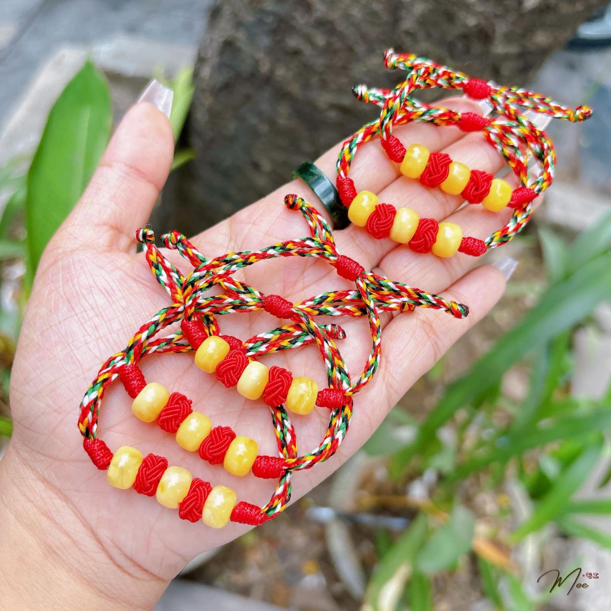 B65 - Vòng tay chỉ đỏ hổ phách mật lạp cho bé_thumbnail_4