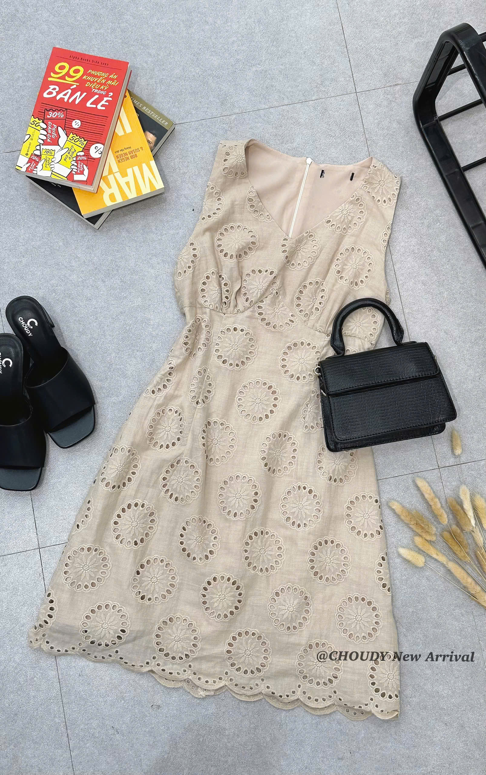 SALE D355 ĐẦM ĐỤC LỖ BE_thumbnail_1