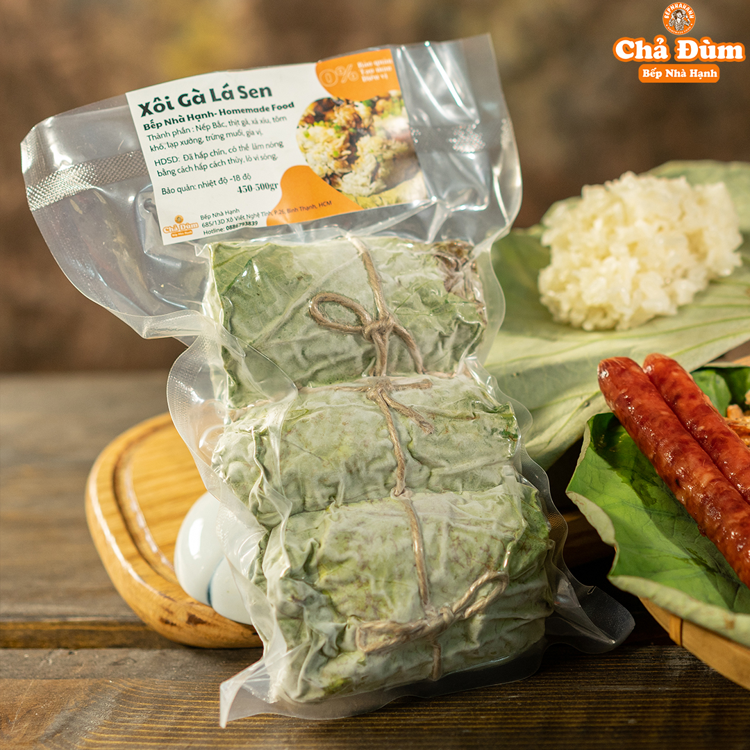 Xôi Gà Lá Sen 550g – Món Ngon Truyền Thống Miền Nam, Gói Trọn Trong Lá Sen Thơm Dịu