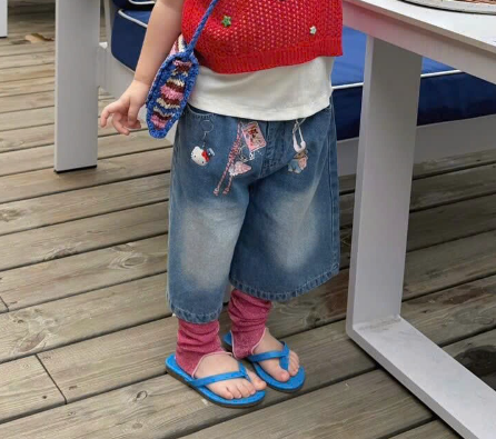 AH92 - Quần bò dáng lửng trơn hãng AH