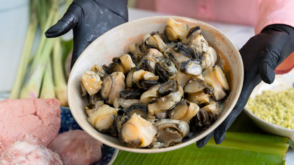 chả ốc bươu bọc sả