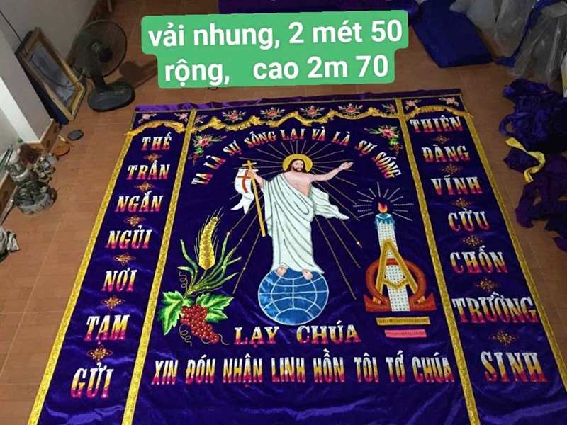 Phông tang nhung tím rộng 2m50 cao 2m70_thumbnail_0