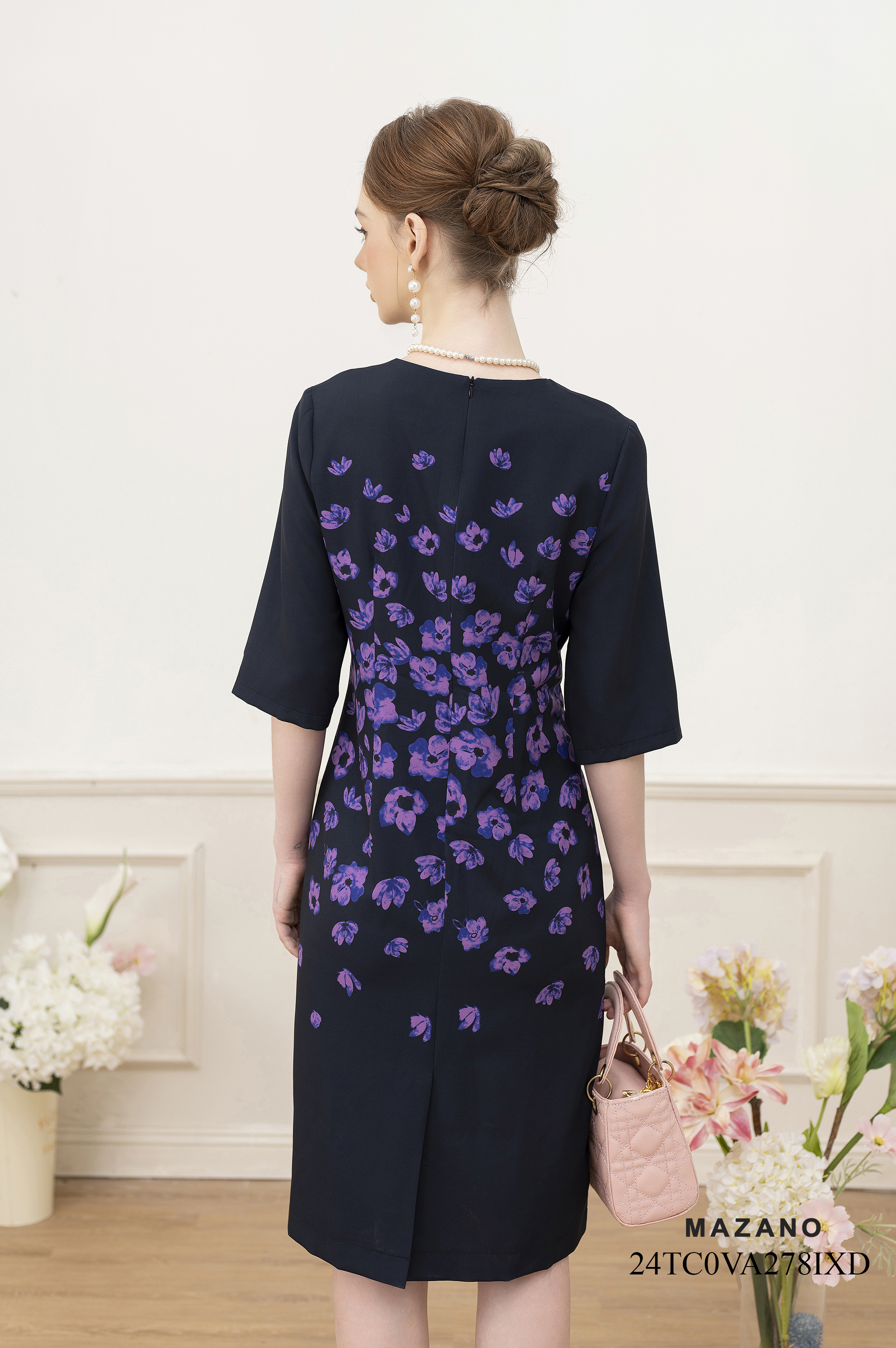 Váy Đầm suông Vải thô chun Hoạ tiết hoa lan tím cách điệu Cổ tròn Tay lỡ Dài qua gối_thumbnail_3