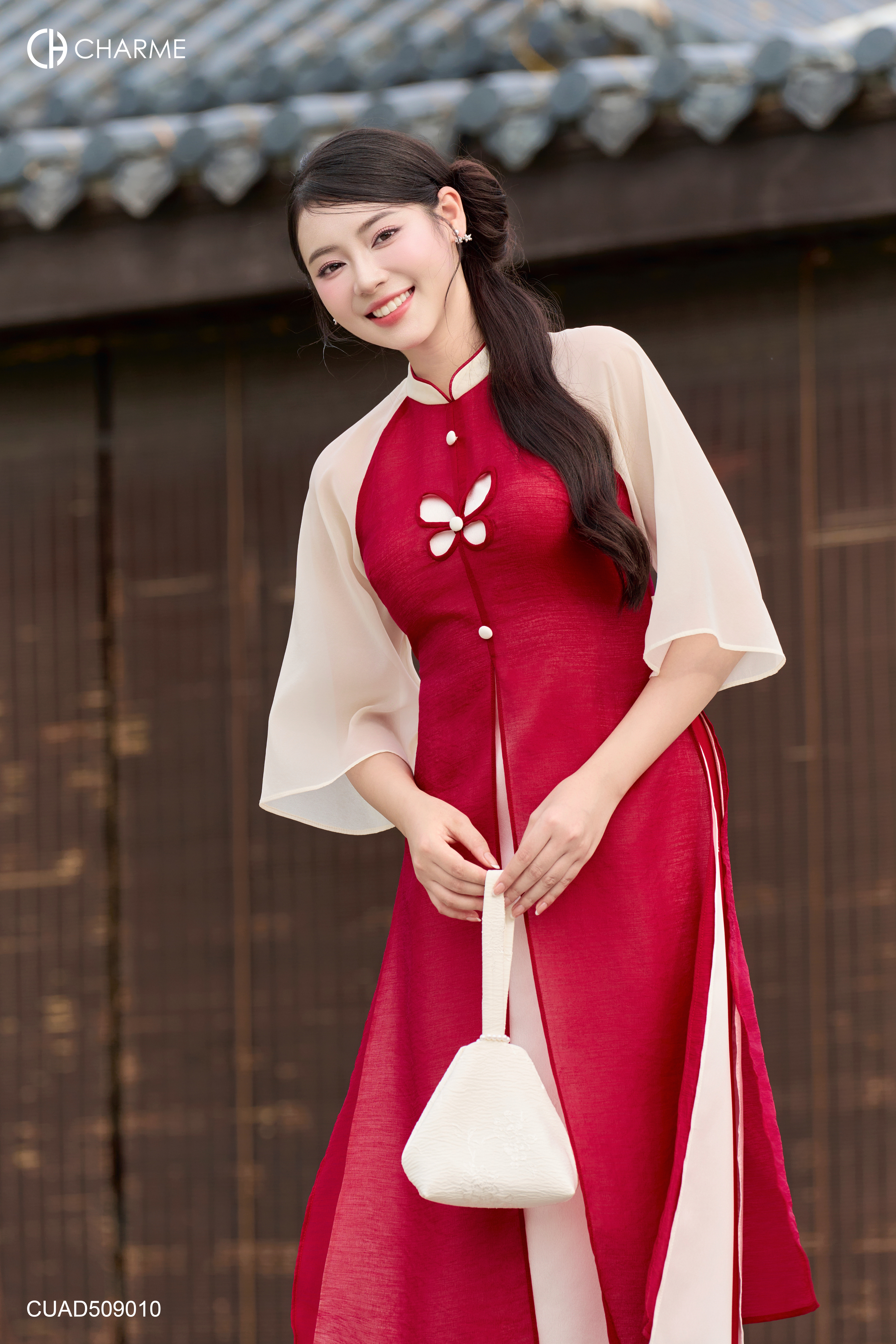 Áo dài cách tân xẻ tà