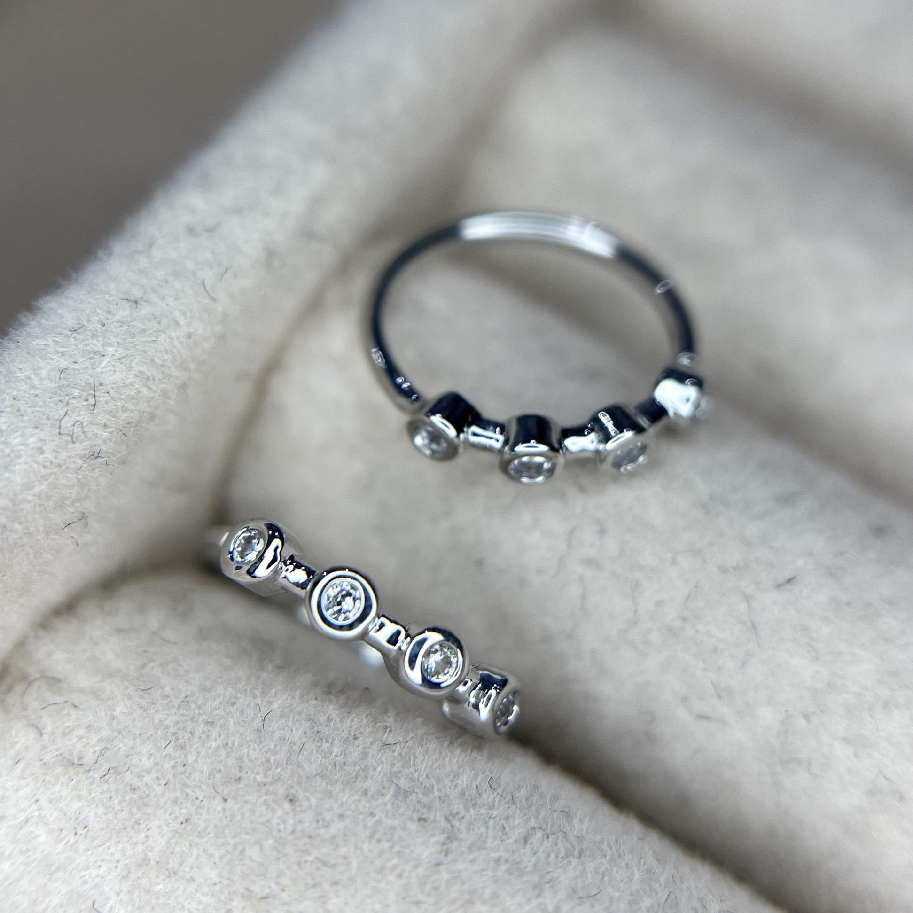 Vòng bẻ 4 kim cương size 8._thumbnail_1