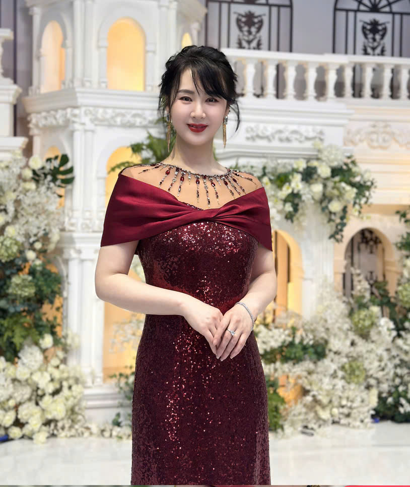 Đầm dự tiệc dạ hội kim sa phối lưới đính đá sang trọng